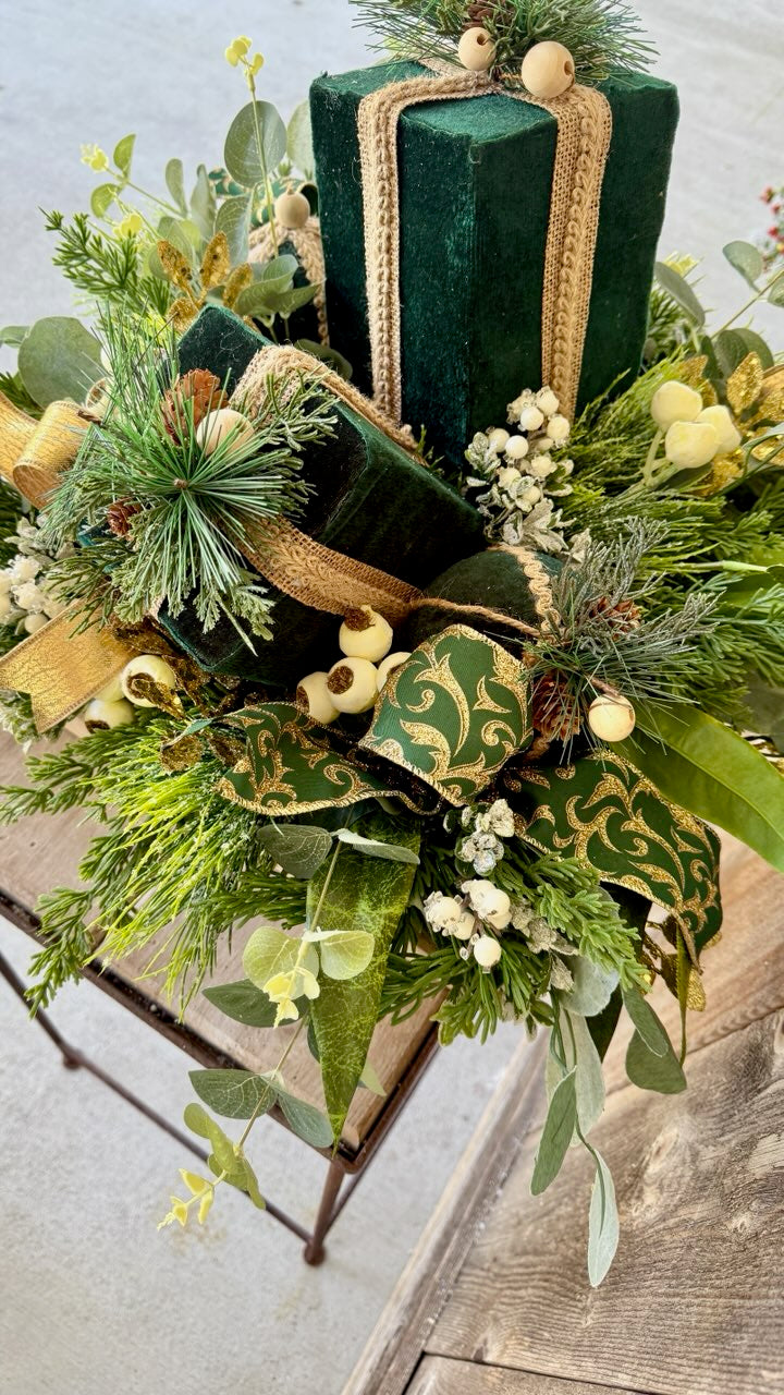 Green & Cream Gift Box Arraignment