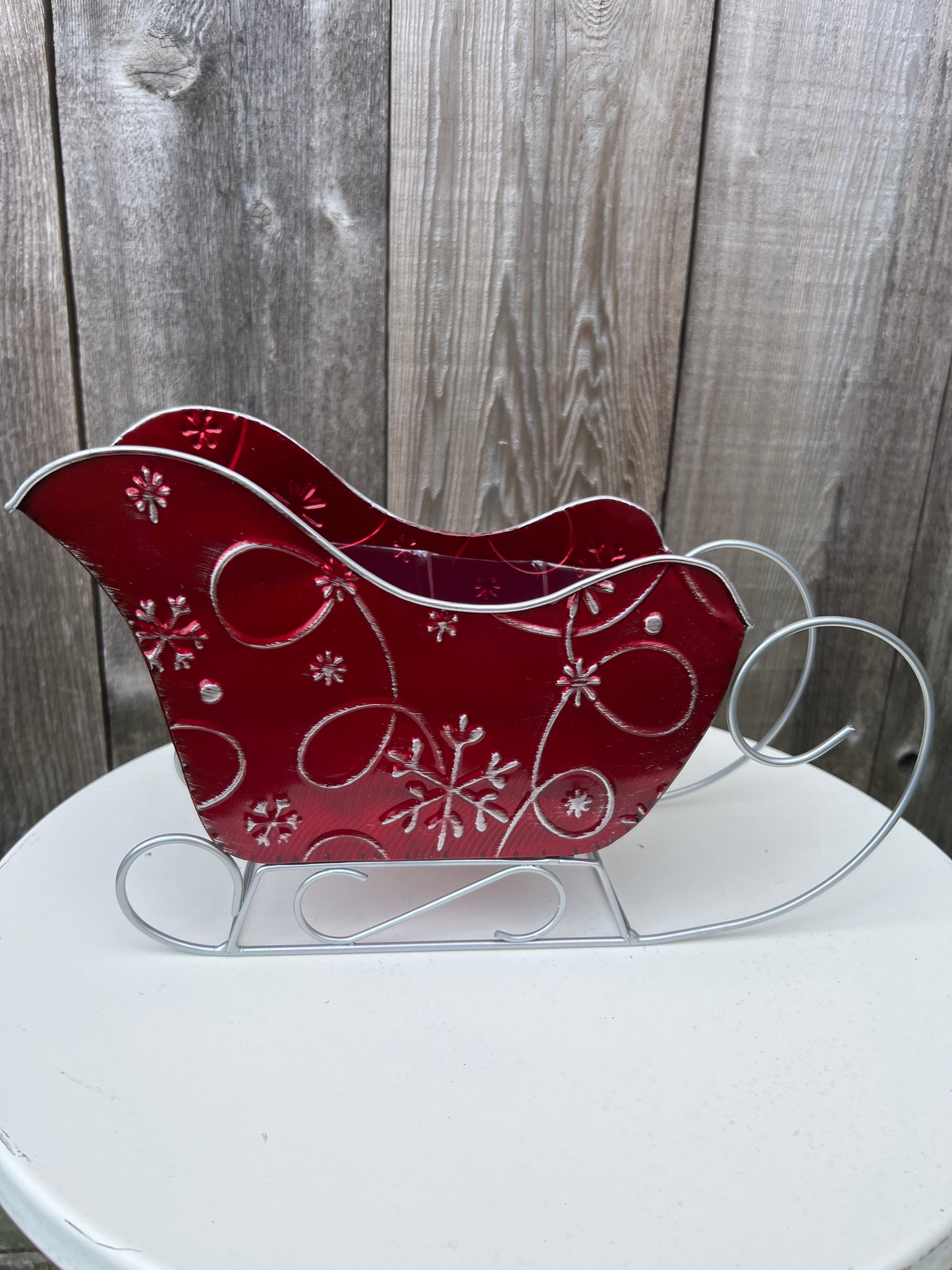 PLANTER TIN RED SLEIGH 9748796