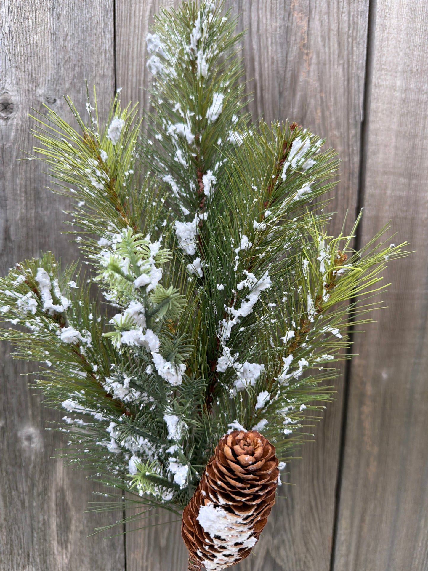 MIX PINECONE PICK SNOW 39625