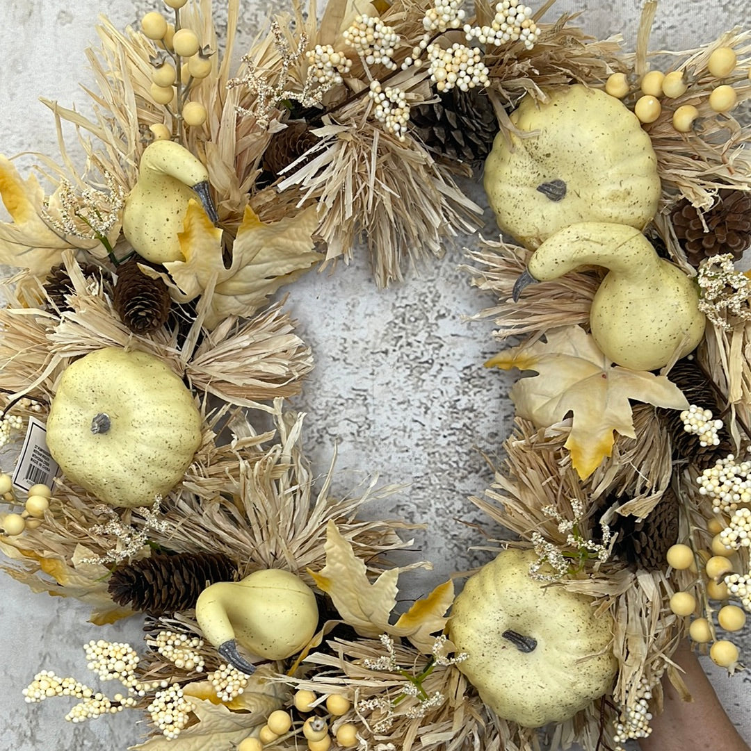 PUMPKIN/BERRY/CONE W/STRAW WREATH MTH12944