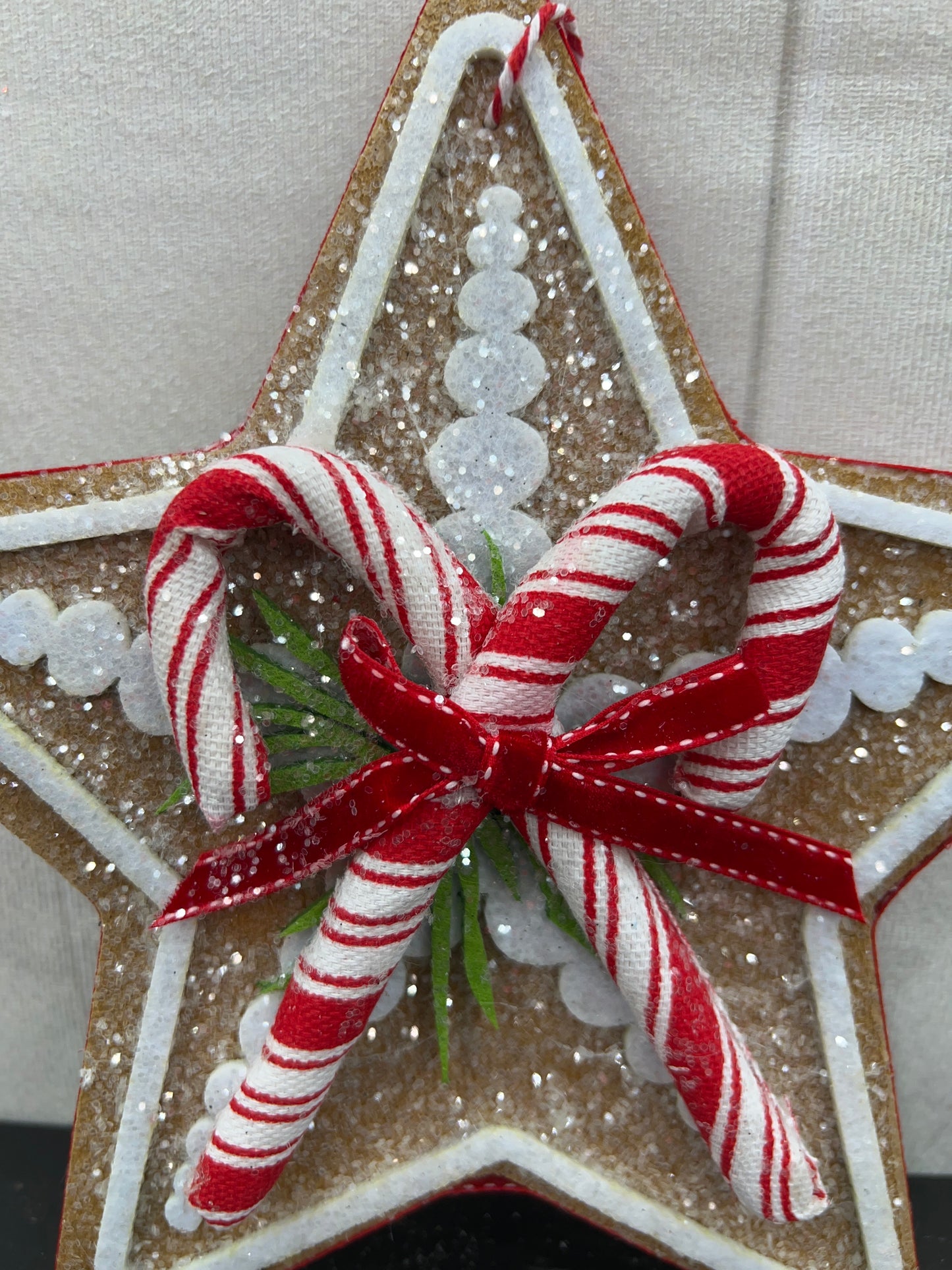 Gingerbread Peppermint Star 86092RDWT