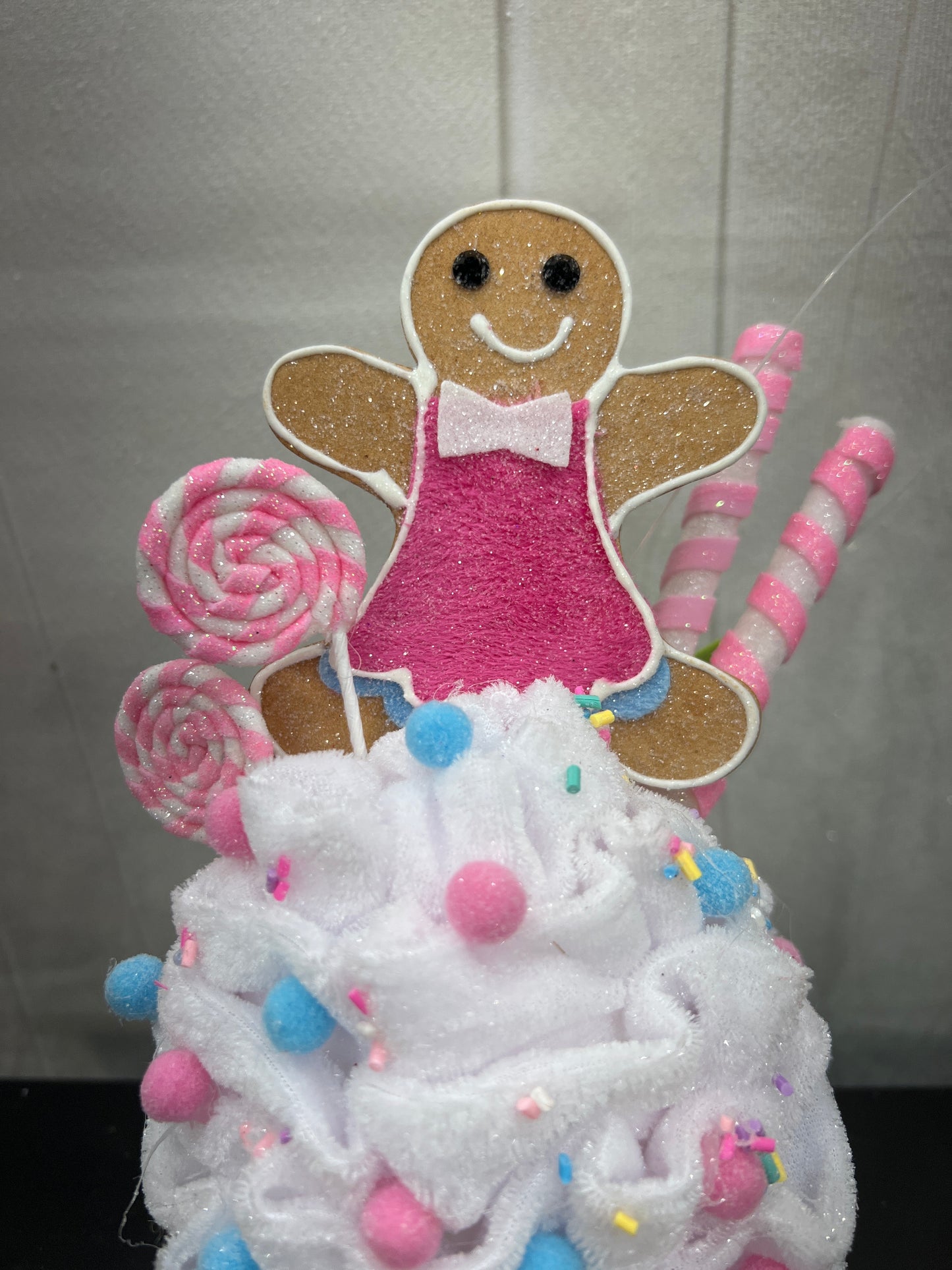 Pink Gingerbread Cupcake 86112PK