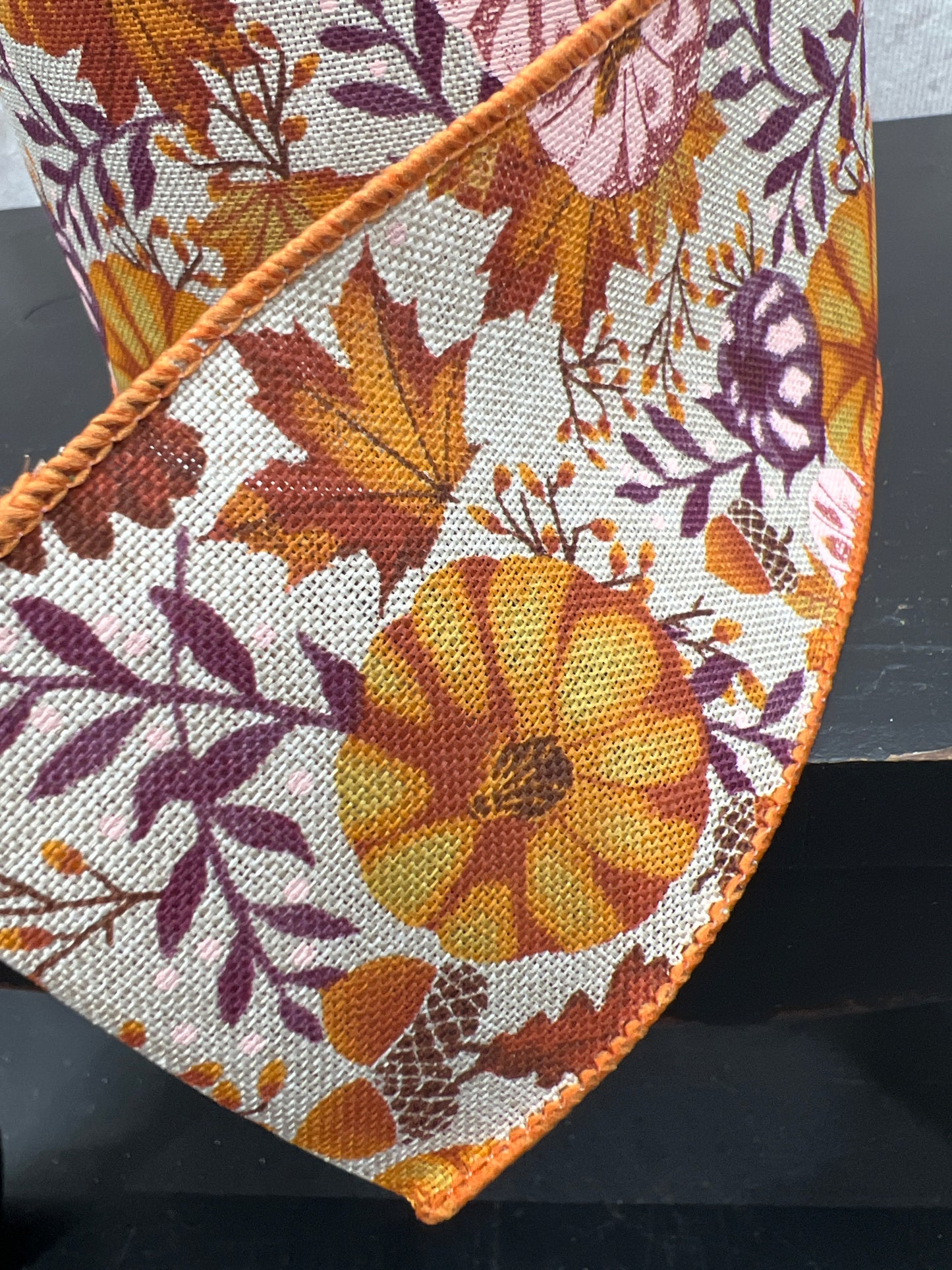PUMPKIN/FOLIAGE ON ROYAL RGE179818