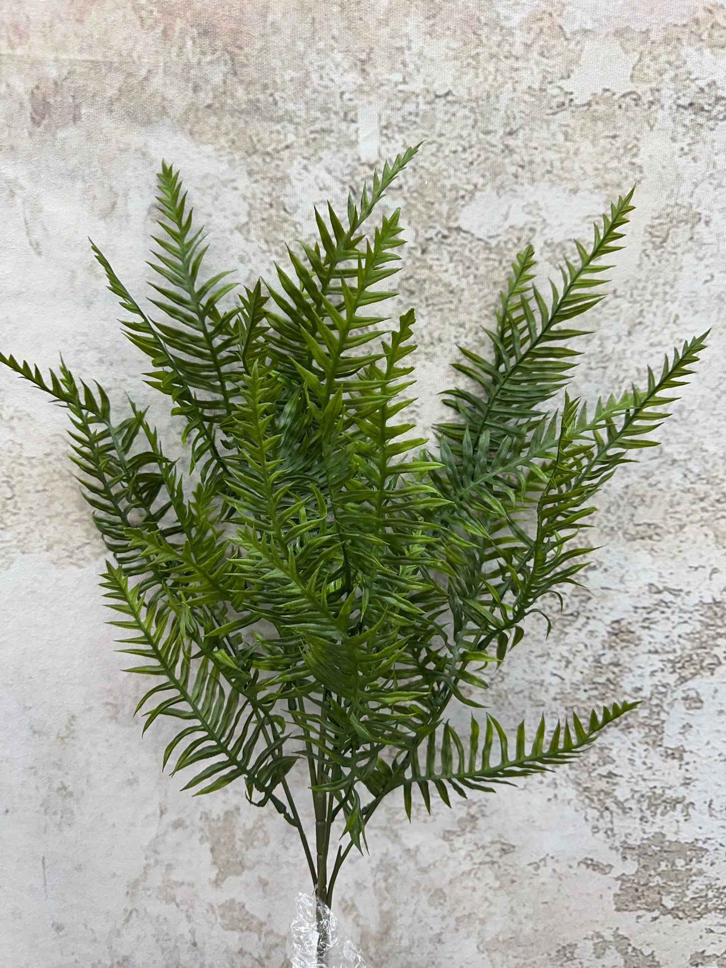 PLASTIC FERN BUSH FG662430