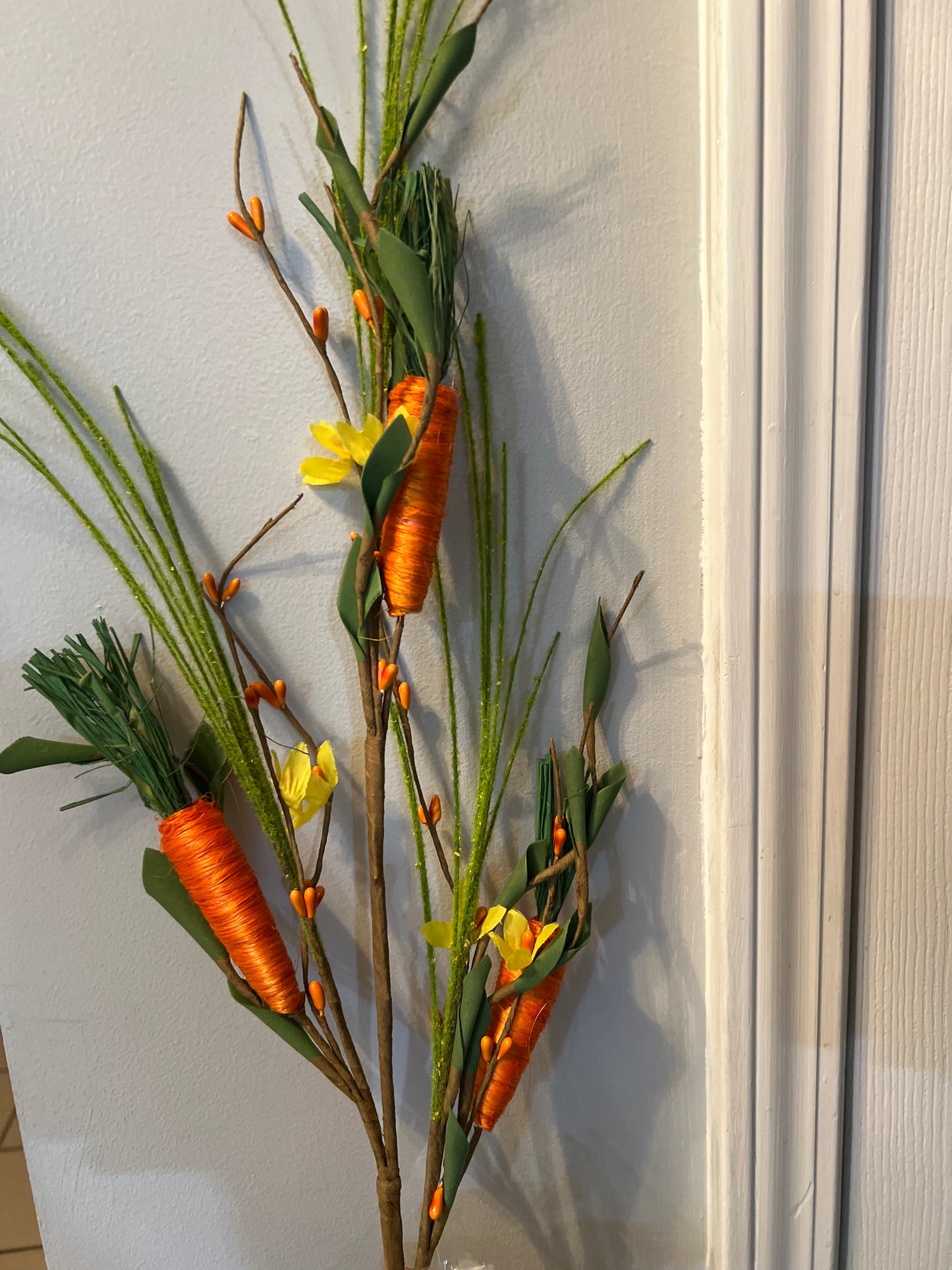 WRAPPED CARROT & PIP BERRY SPRAY MT24203-ORNG