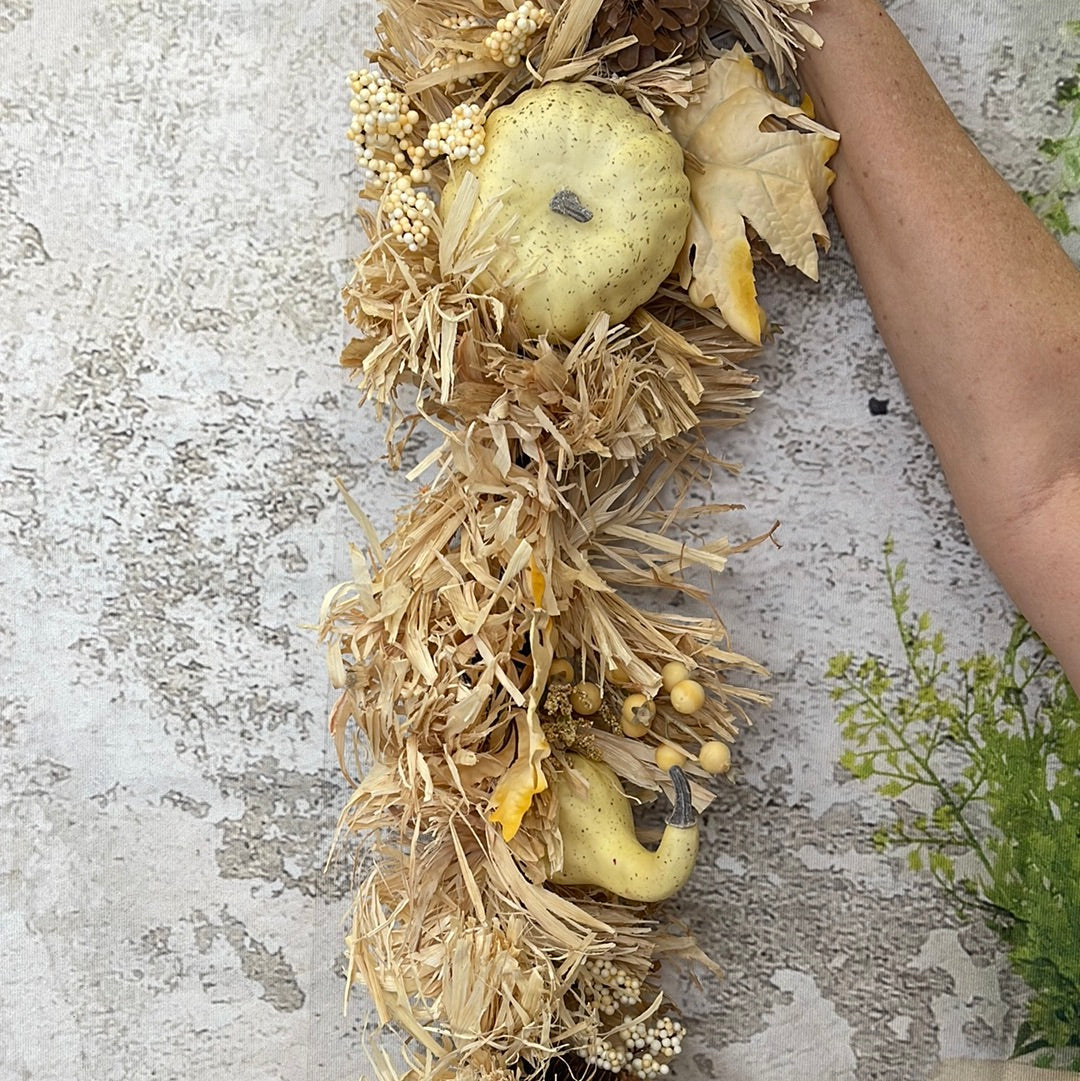 PUMPKIN/BERRY/CONE W/STRAW GARLAND MTH12945