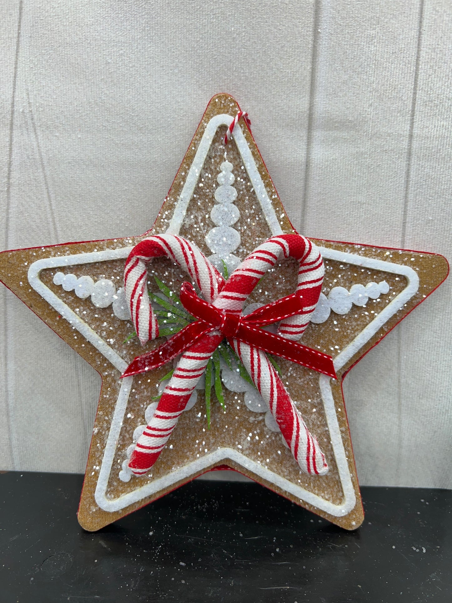 Gingerbread Peppermint Star 86092RDWT