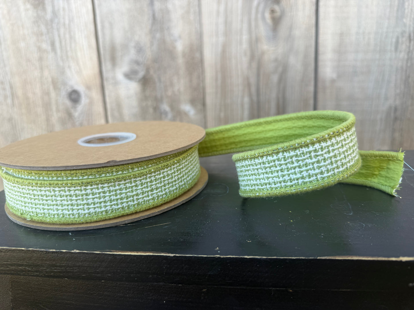 1" Wired Woven Jacquard Ribbon | Green/White w/ Green Backing | 10 Yard Roll 9124W-563-25E