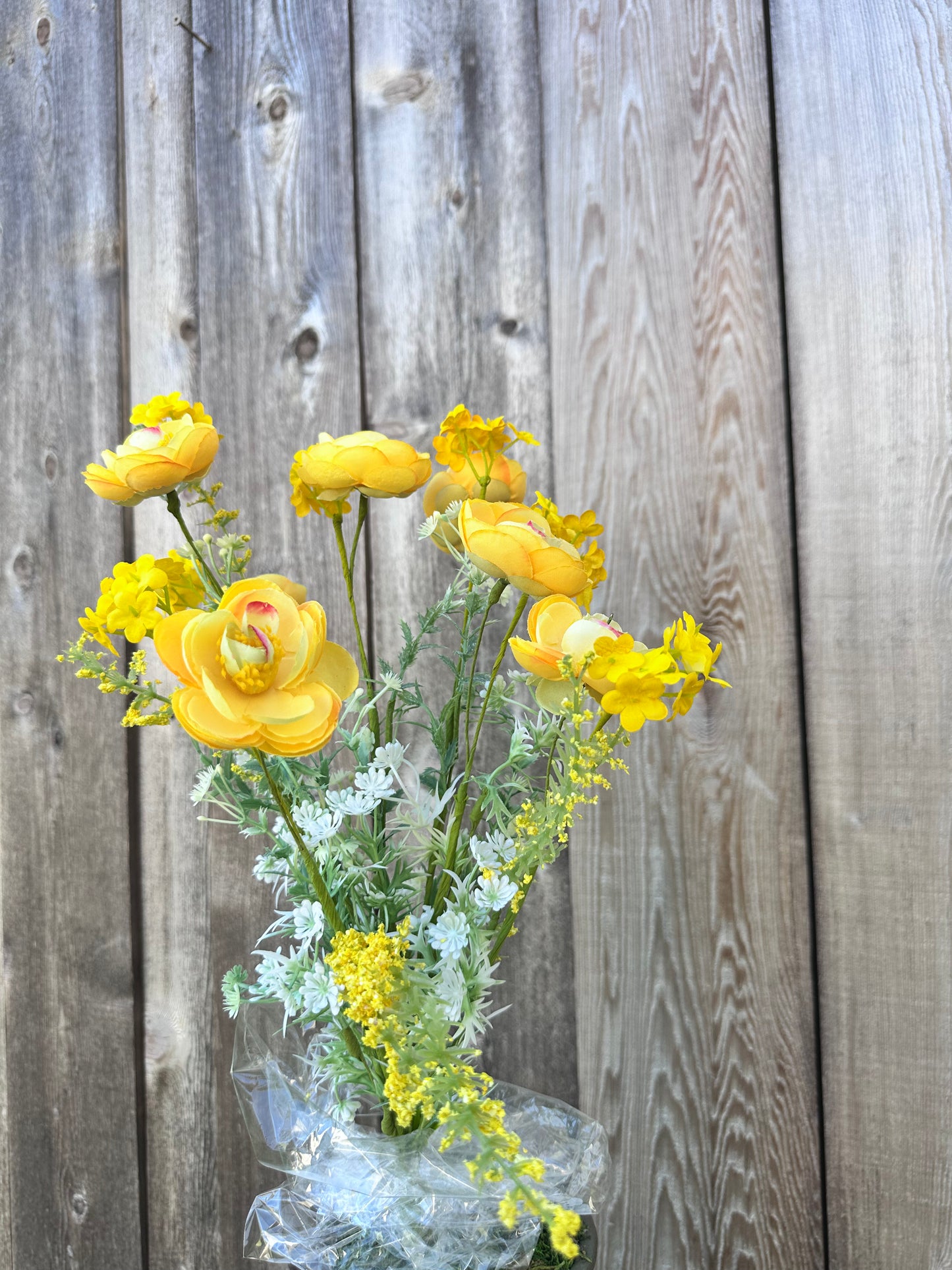 Ranunculus Filler Bush 63101YW