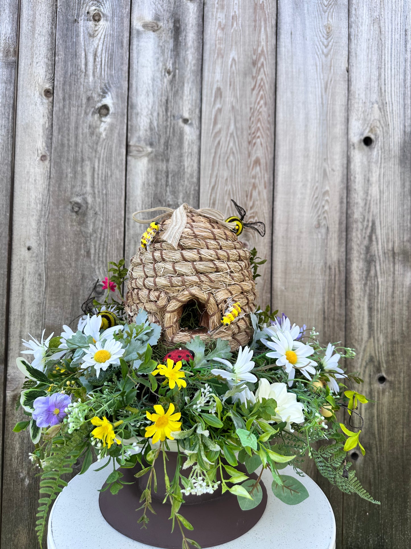 Bee hive centerpiece
