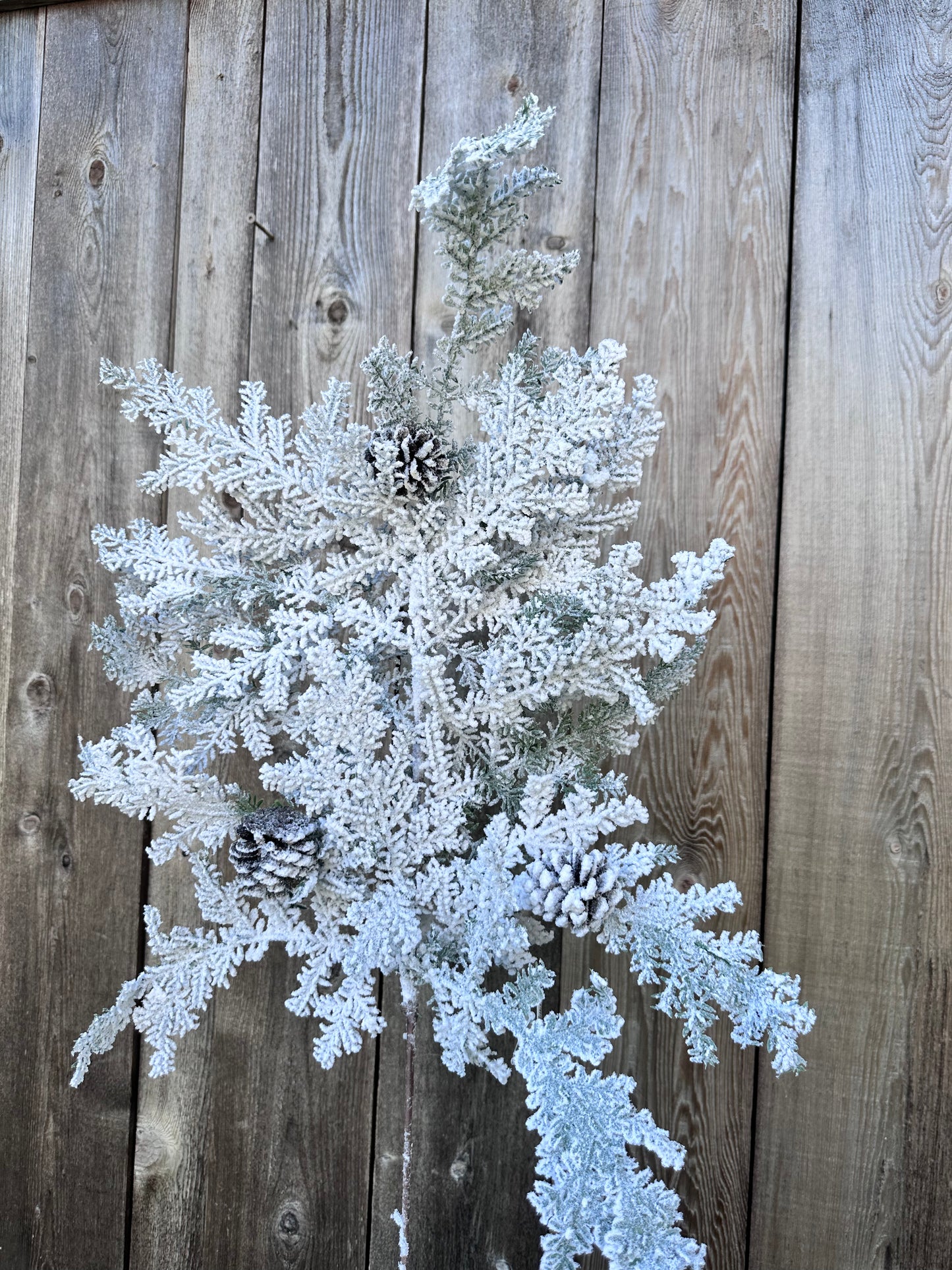 SNOWY HEMINGWAY FIR SPRAY XNH4056