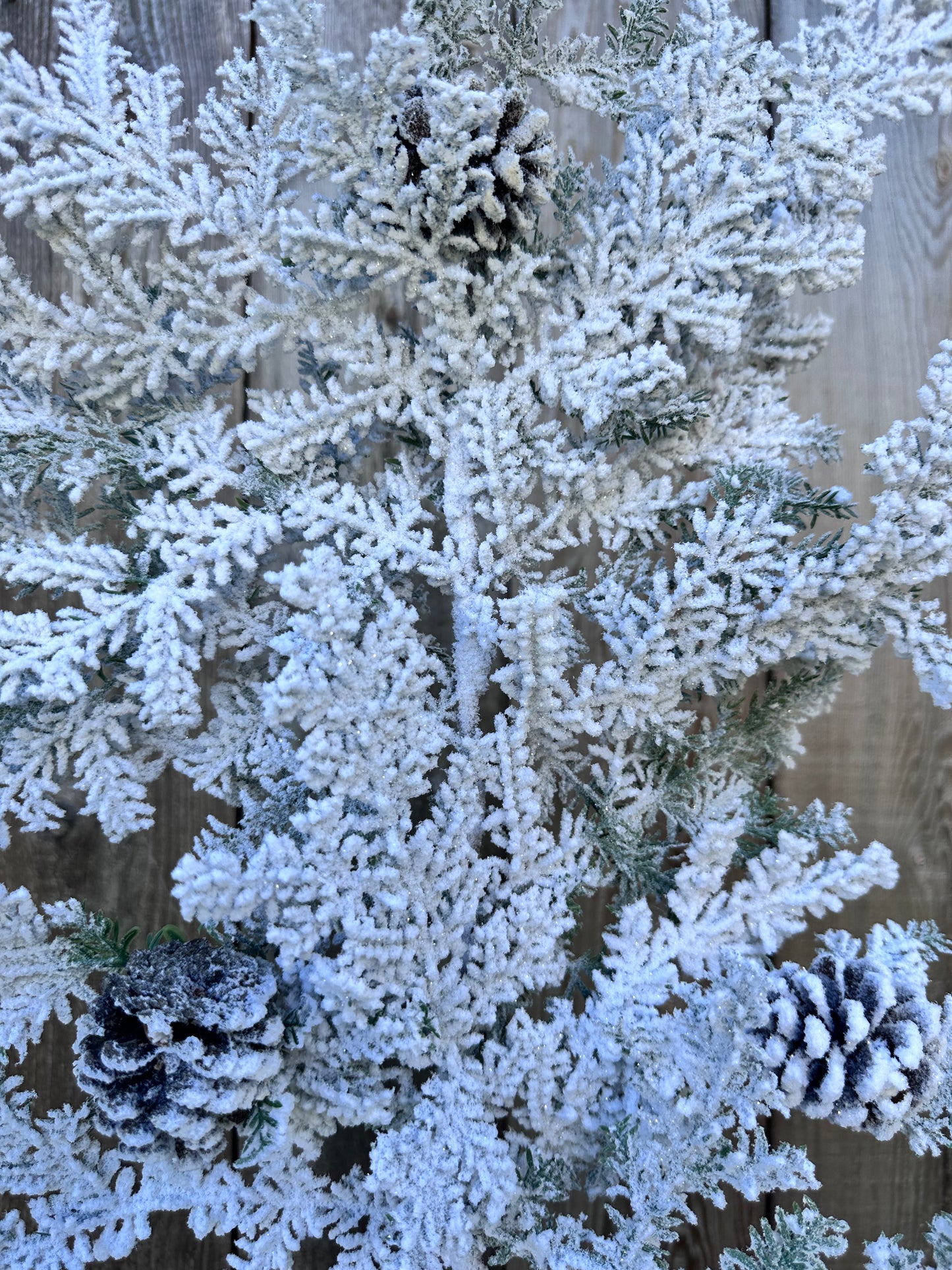 SNOWY HEMINGWAY FIR SPRAY XNH4056