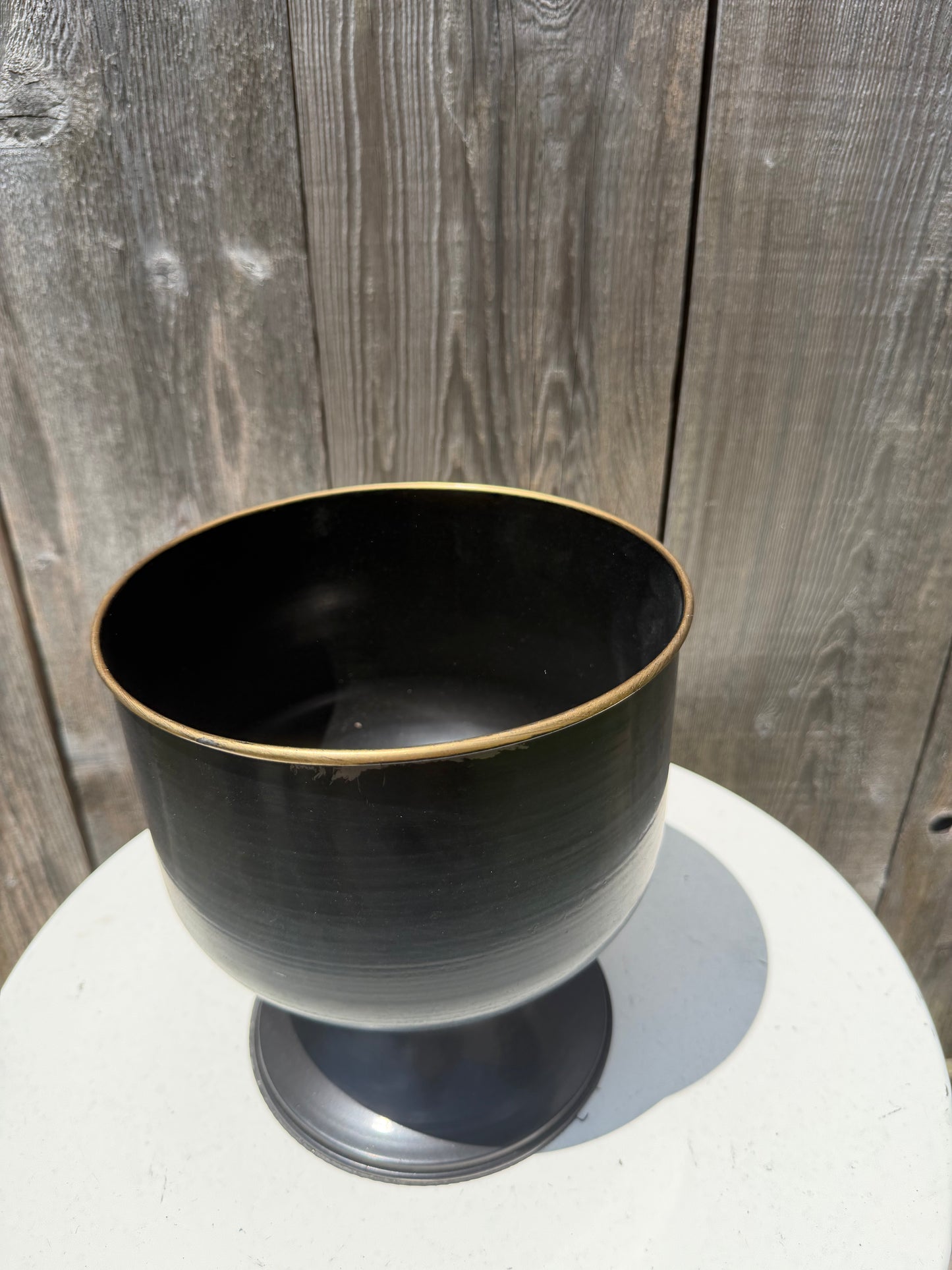 METAL PLANTER WITH BASE LG BLACK 8432BK