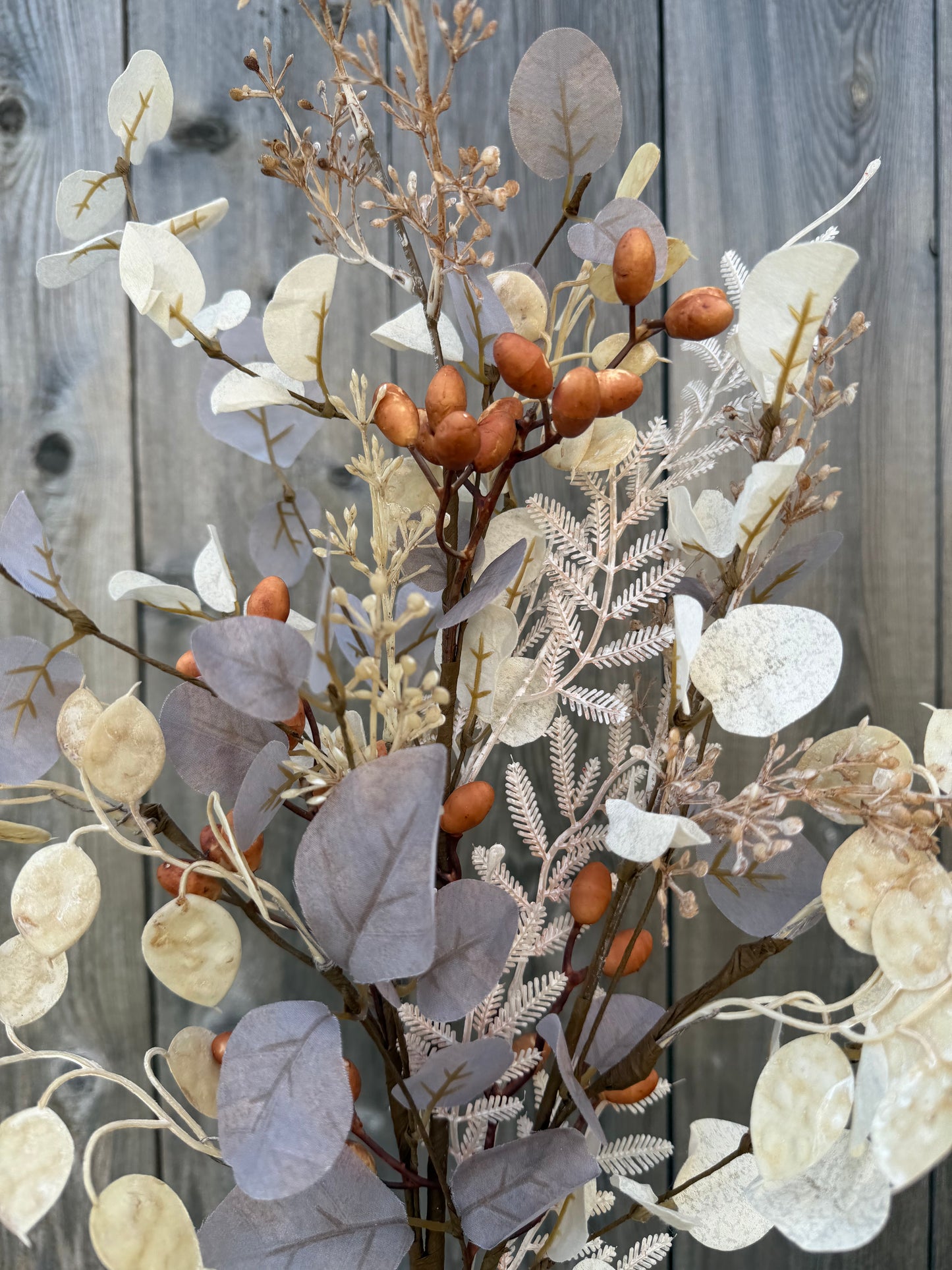 32 IN MIXED EUCALYPTUS BERRY 40507