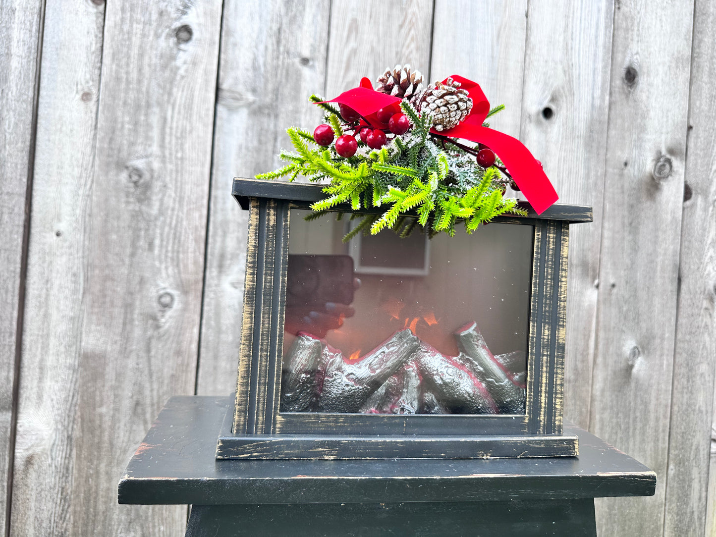 LIGHTED FIRE GLOW FIREPLACE WITH FLORAL ACCENT 2659110