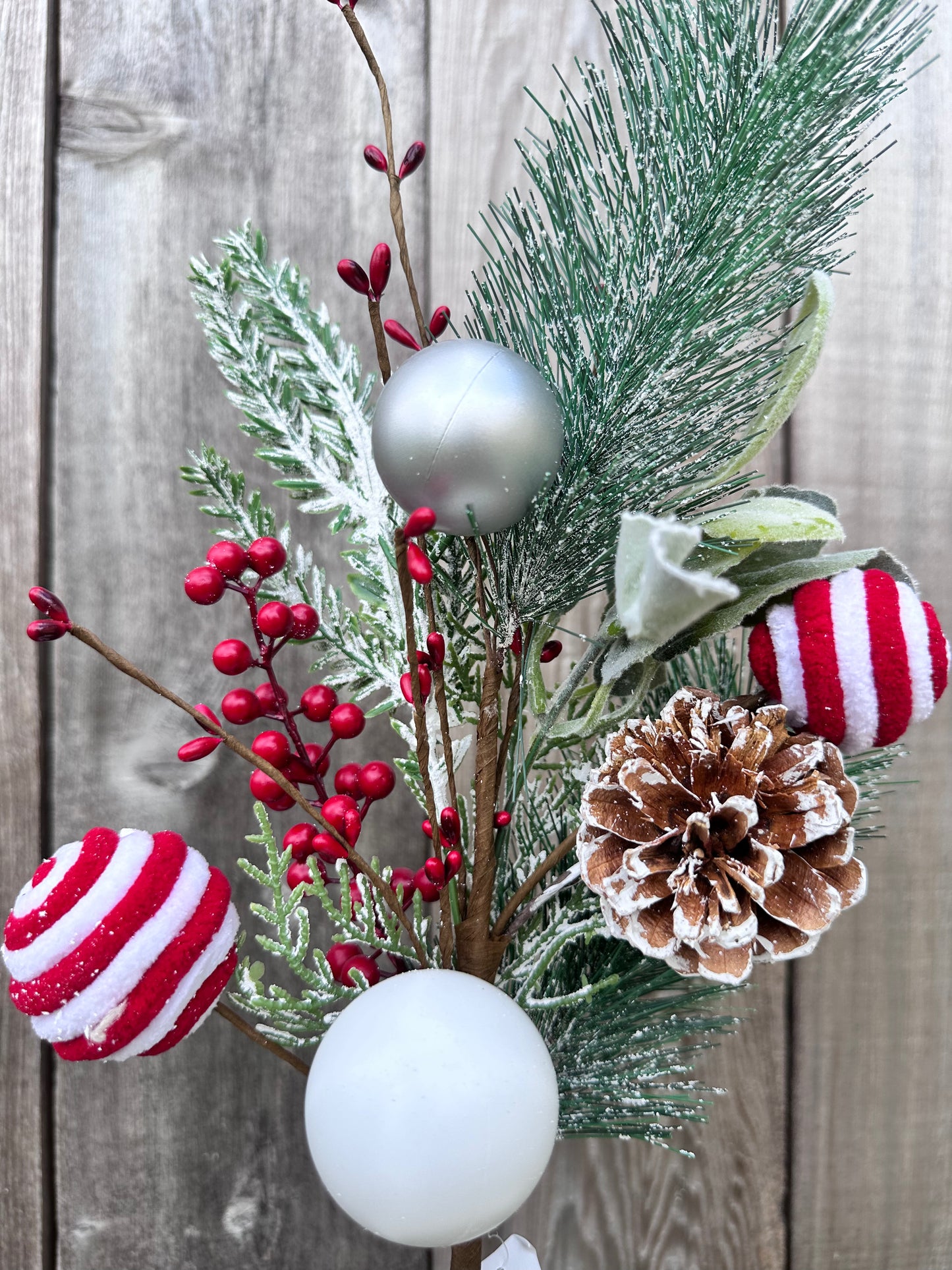 FROSTED PINE BALL 65229