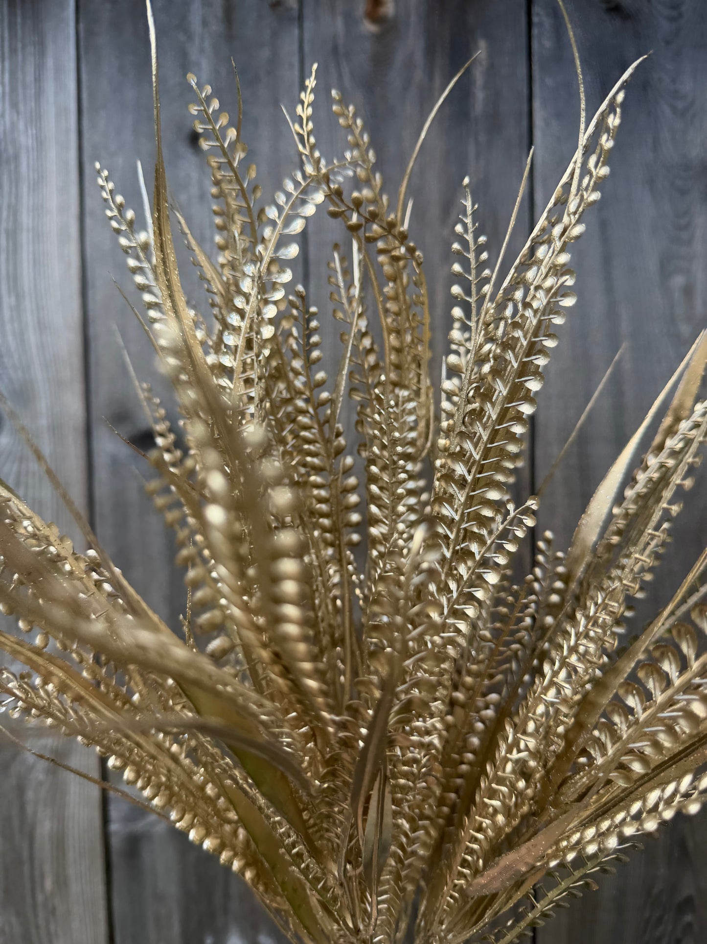 PLASTIC BUTTON FERN 85797-CHAMP
