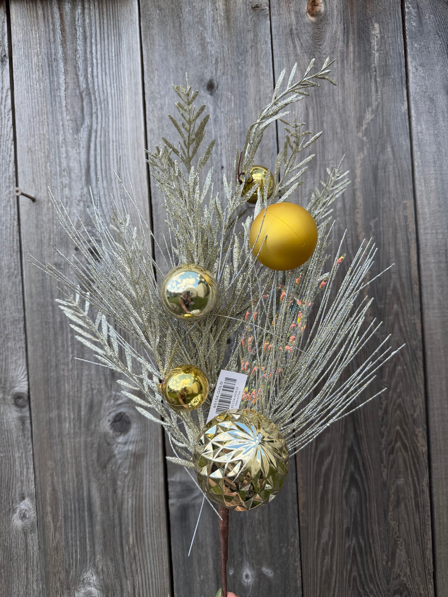 24IN NEEDLE PINE PLASTIC LEAF 85154-GOLD