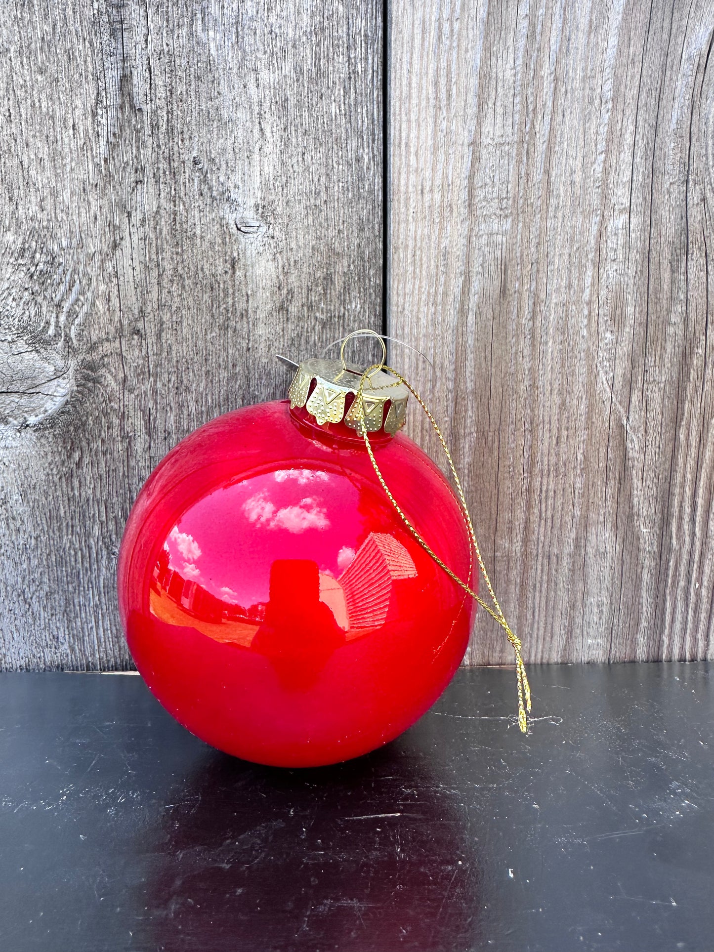 PLASTIC PEARL FINISH BALL ORNAMENT DCORN5115RD