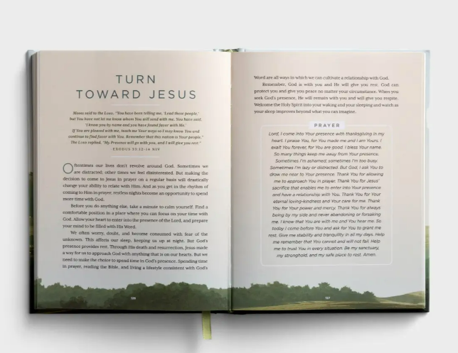 PRAY: Daily Moments to Quiet Your Mind and Center Your Soul