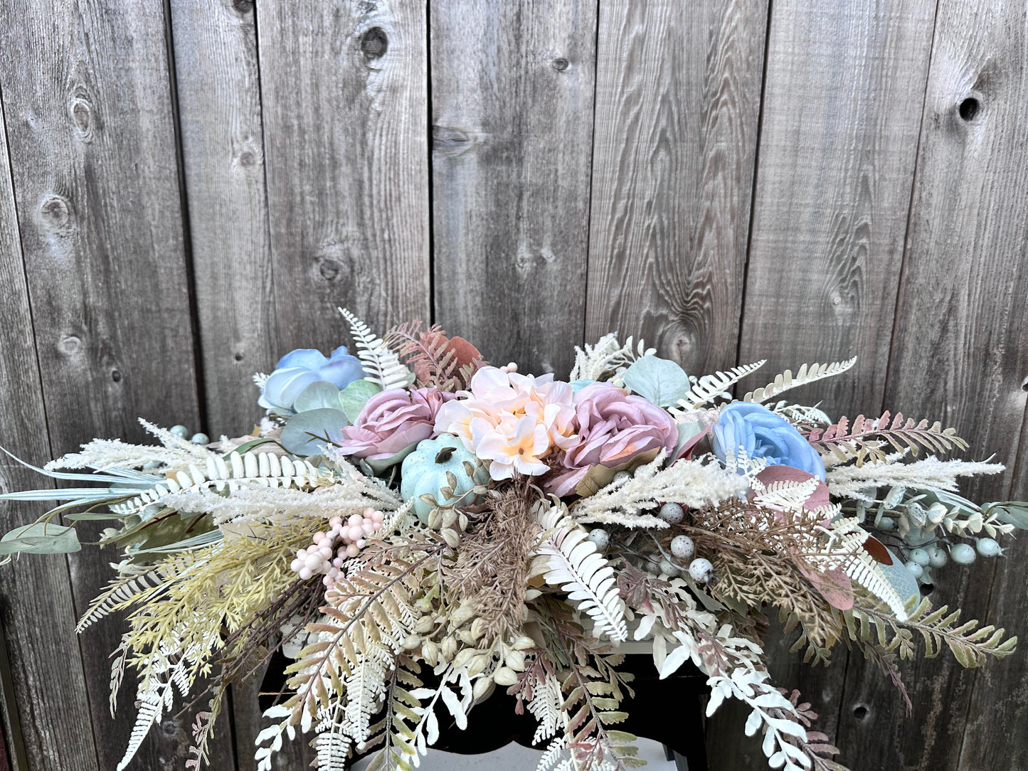 ELEGANT FALL CENTERPIECE