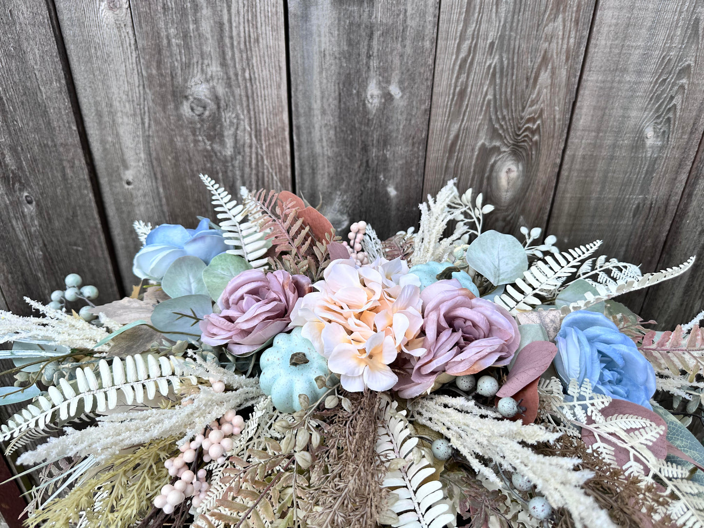 ELEGANT FALL CENTERPIECE