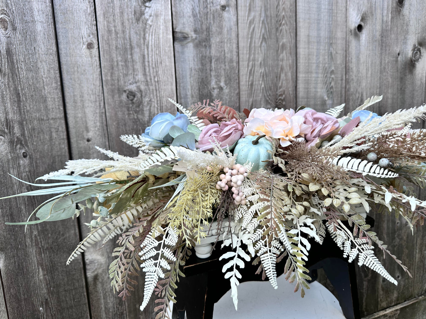 ELEGANT FALL CENTERPIECE