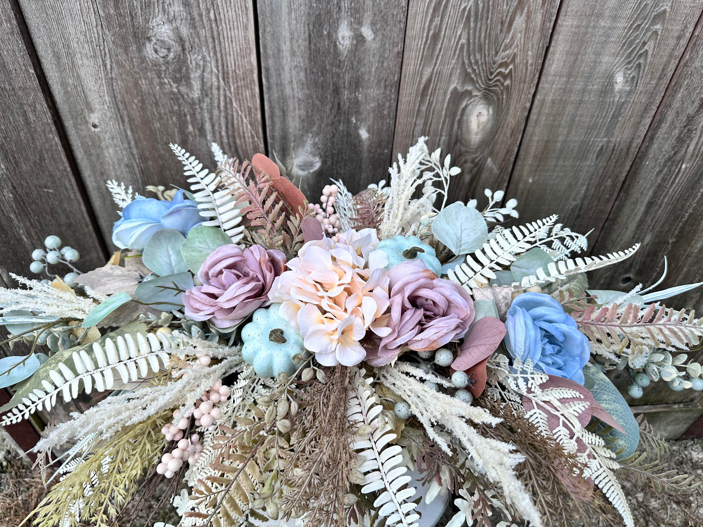 ELEGANT FALL CENTERPIECE