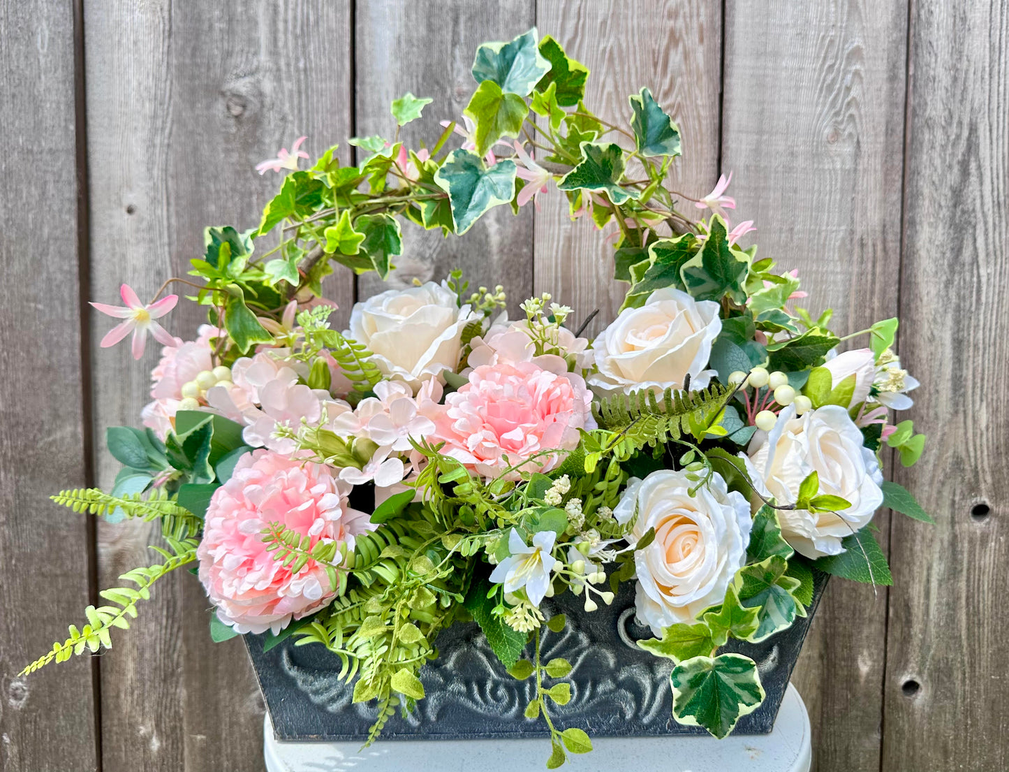 NEUTRAL COLOR EVERYDAY CENTERPIECE