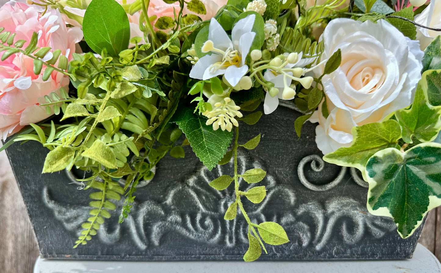 NEUTRAL COLOR EVERYDAY CENTERPIECE