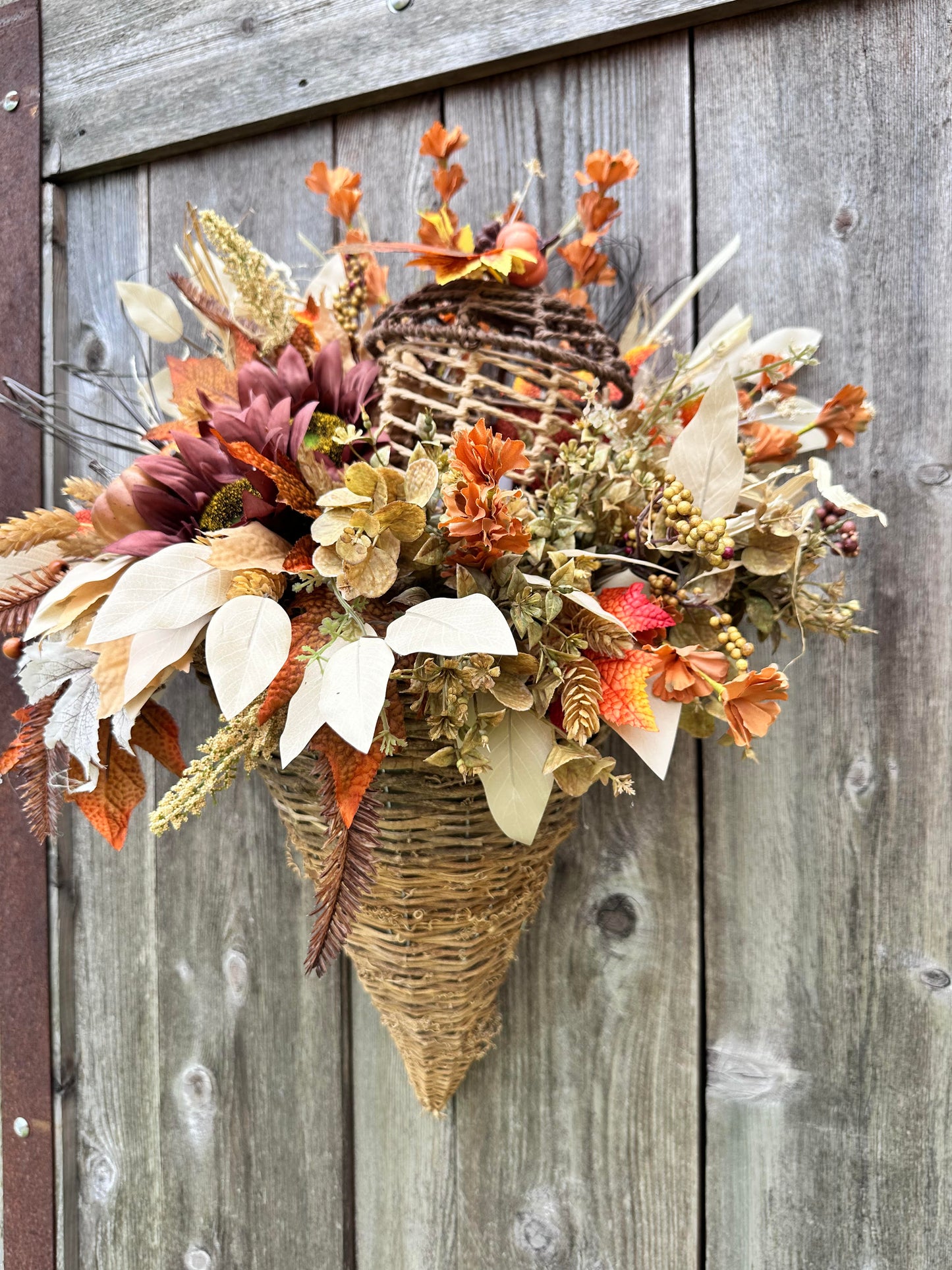 FALL BASKET DOOR HANGER WITH CANDLE LIT ACORN
