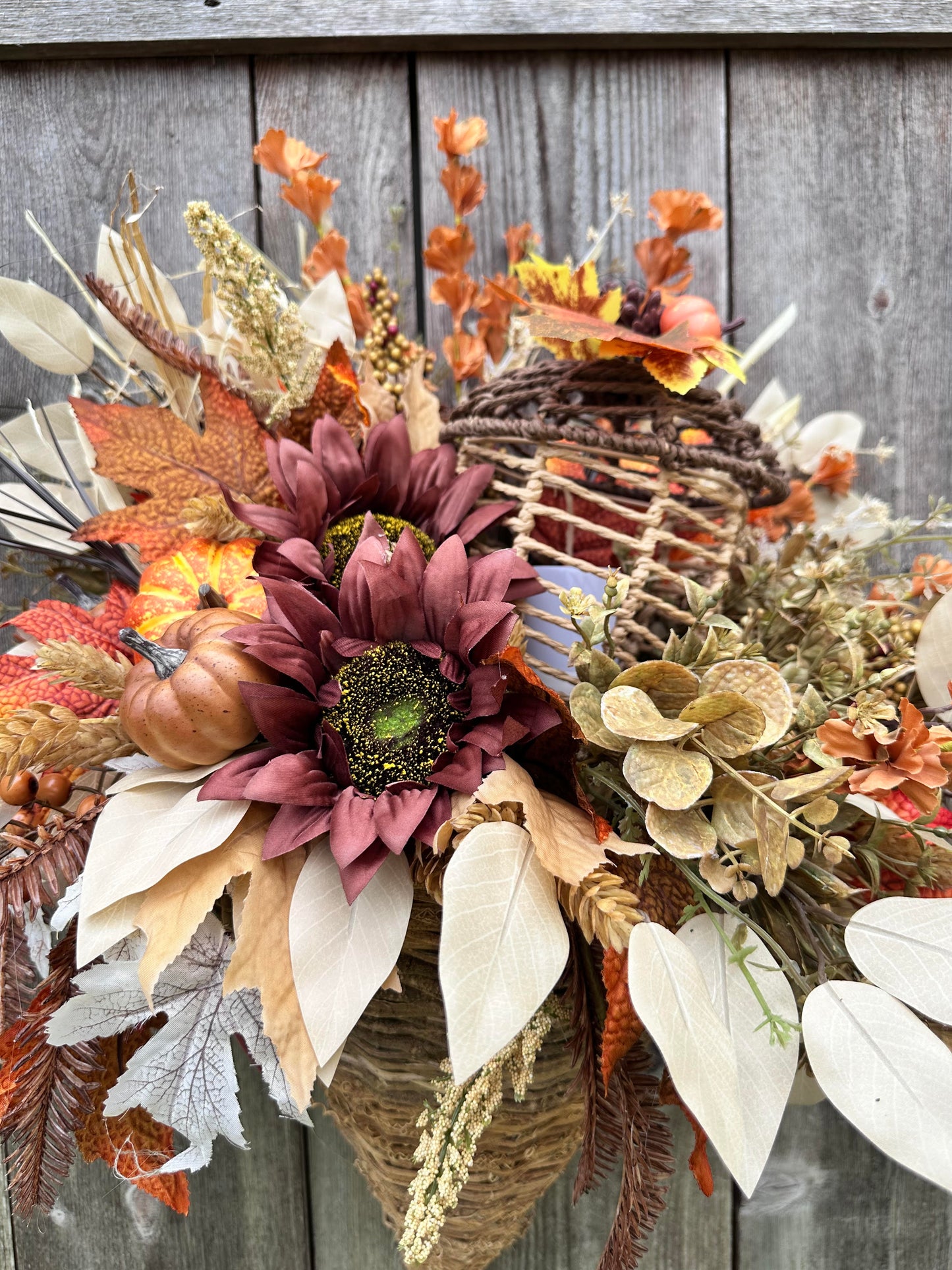 FALL BASKET DOOR HANGER WITH CANDLE LIT ACORN