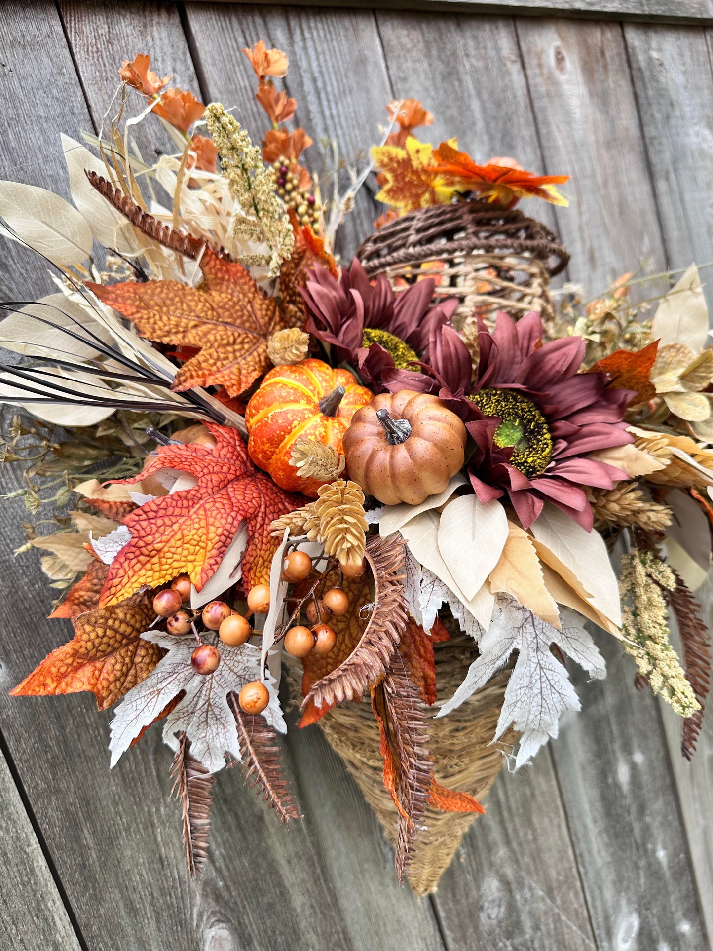 FALL BASKET DOOR HANGER WITH CANDLE LIT ACORN