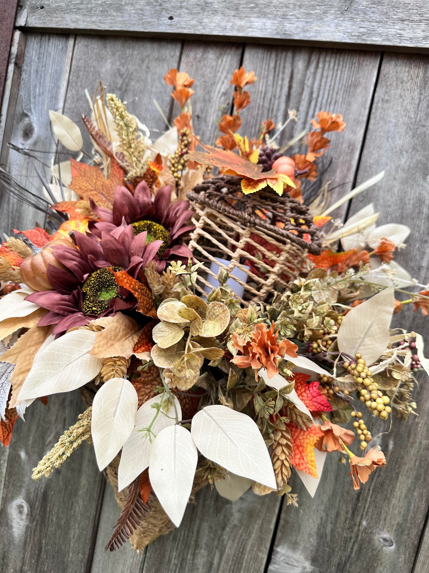 FALL BASKET DOOR HANGER WITH CANDLE LIT ACORN