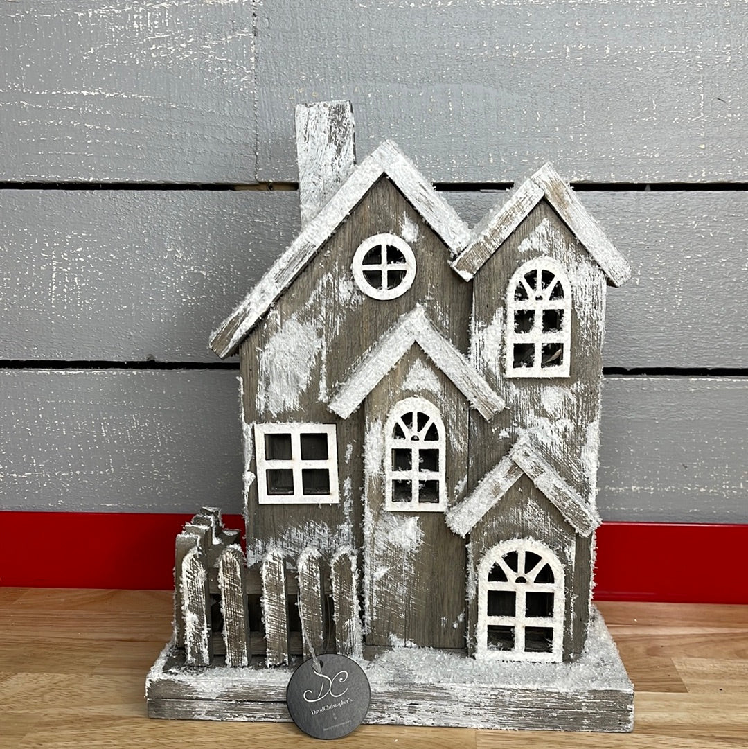 NATURAL FROST WOOD FENCED IN HOUSE DC25236