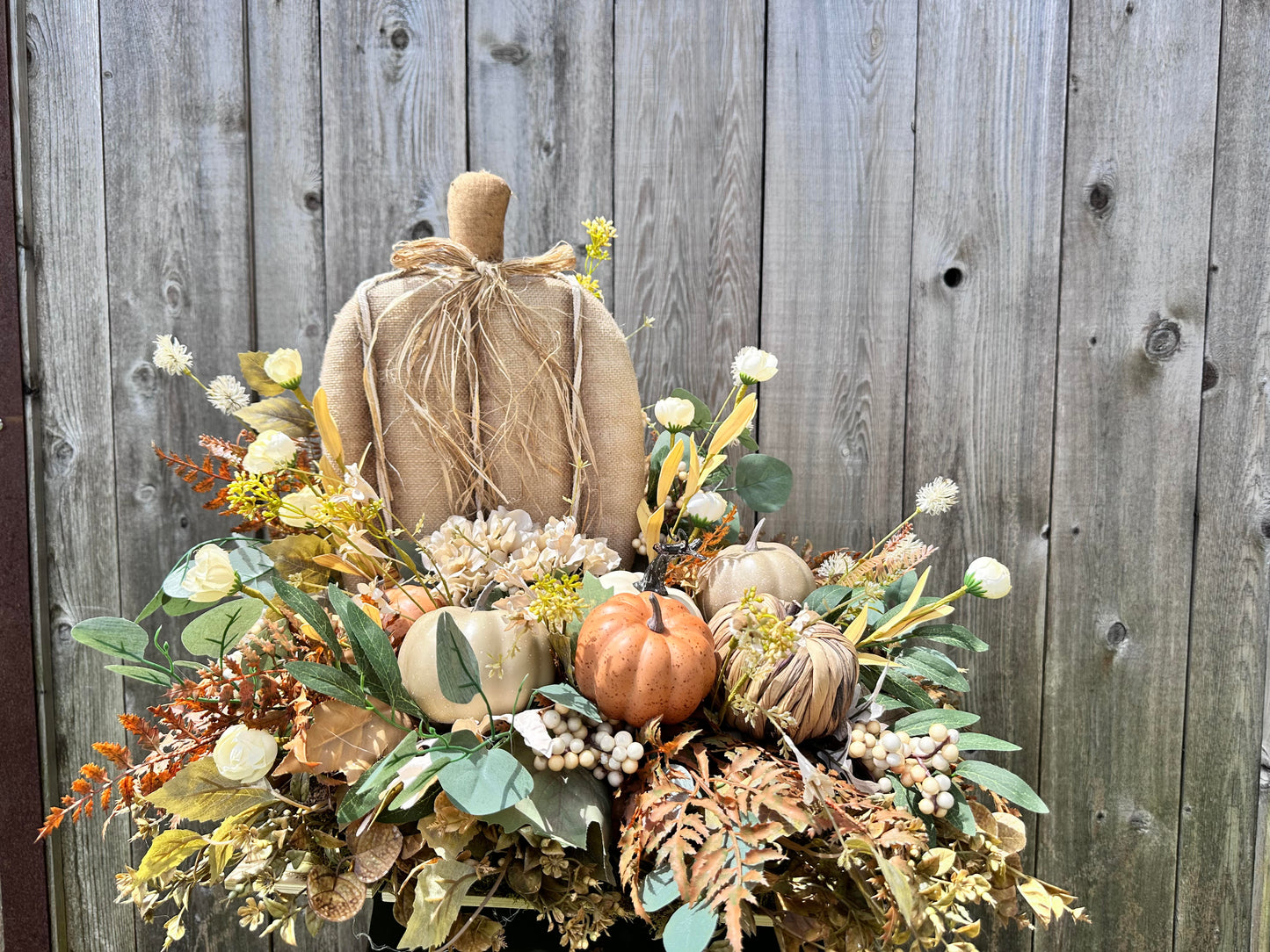 BURLAP PUMPKIN CENTERPIECE