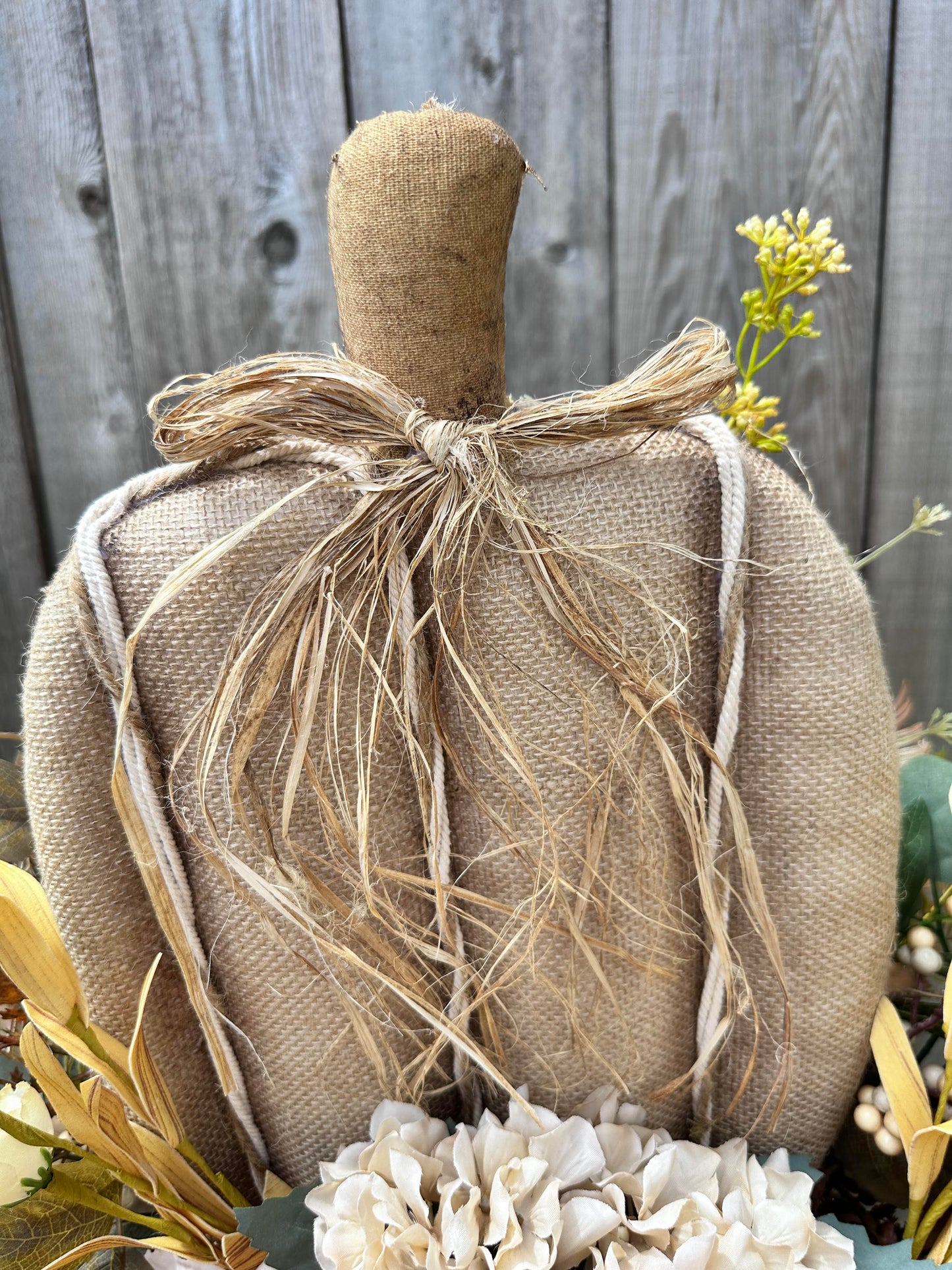 BURLAP PUMPKIN CENTERPIECE