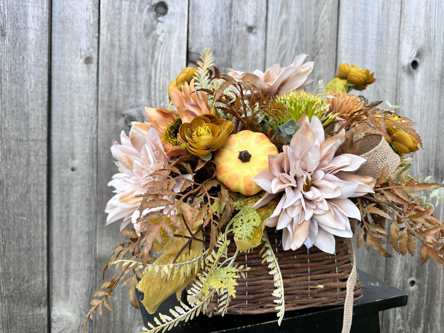 WOVEN PURSE FALL CENTERPIECE
