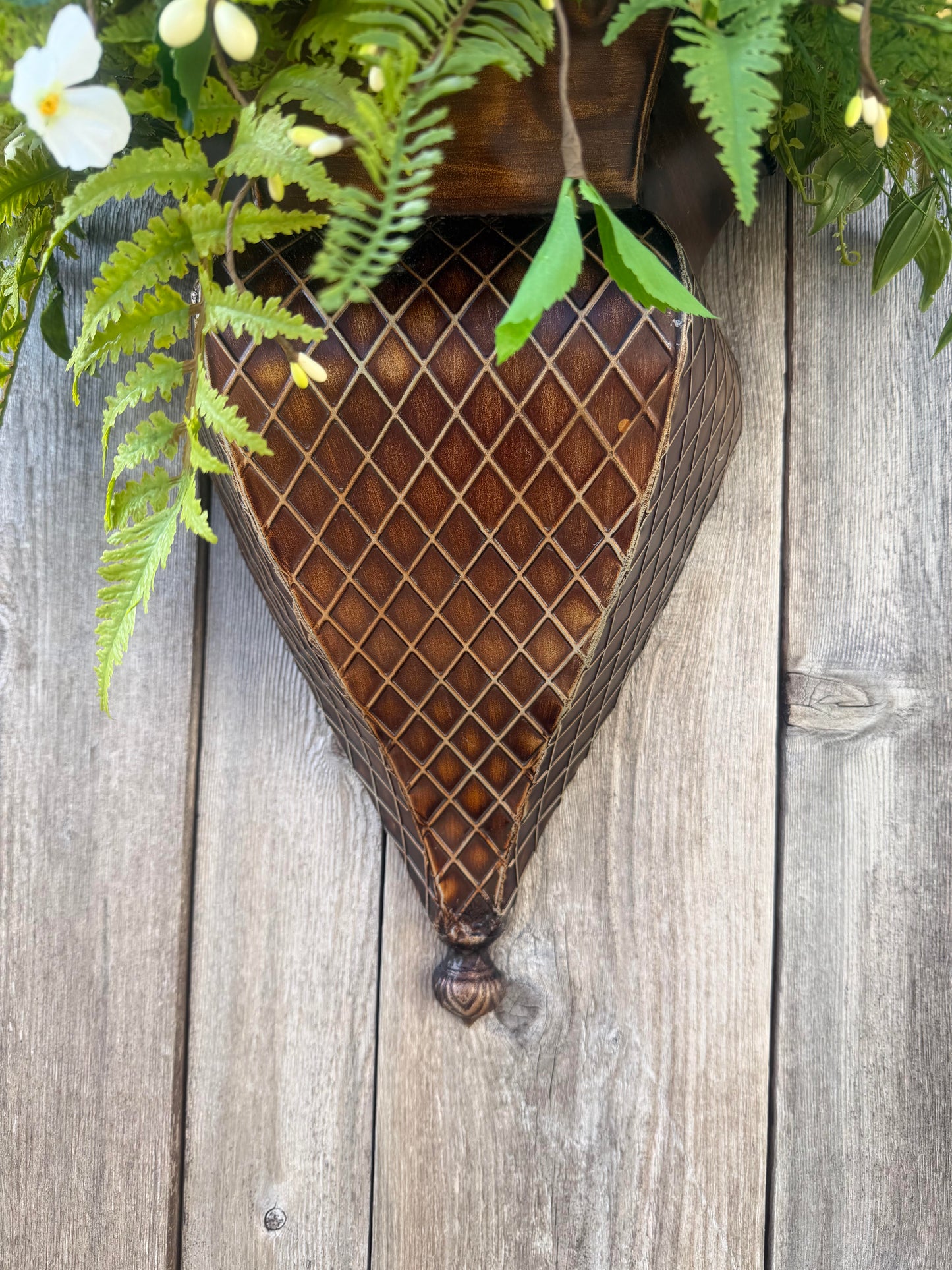RED AND CREAM WALL POCKET DOOR HANGER