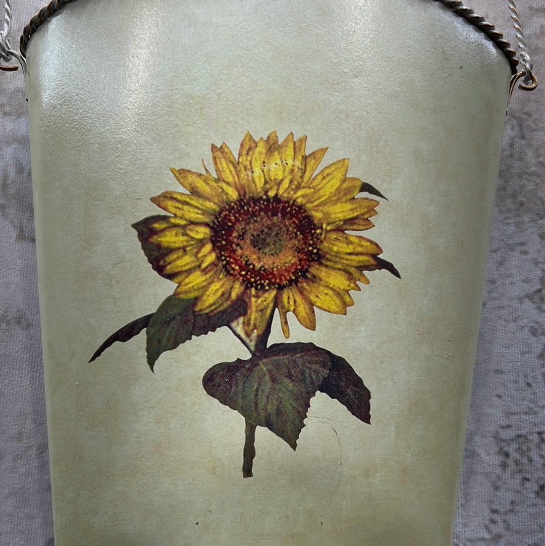 Sunflower Wall Pocket    IW521