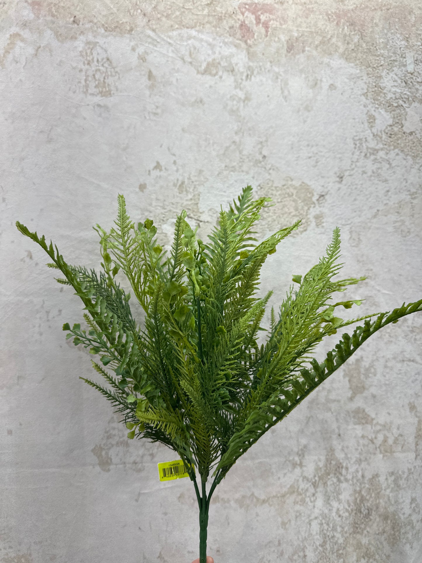 Plastic Mix Fern Bush   13485GN