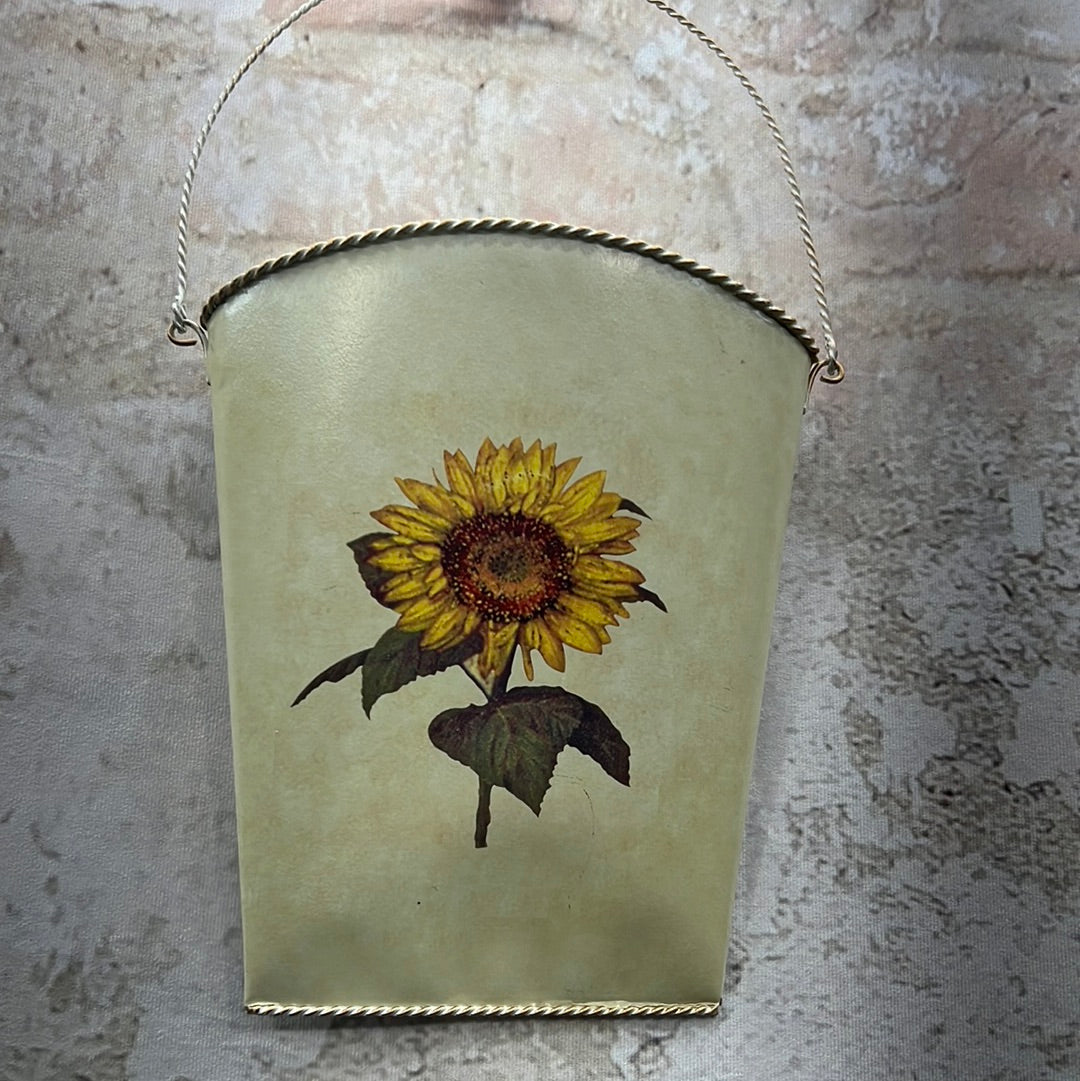 Sunflower Wall Pocket    IW521