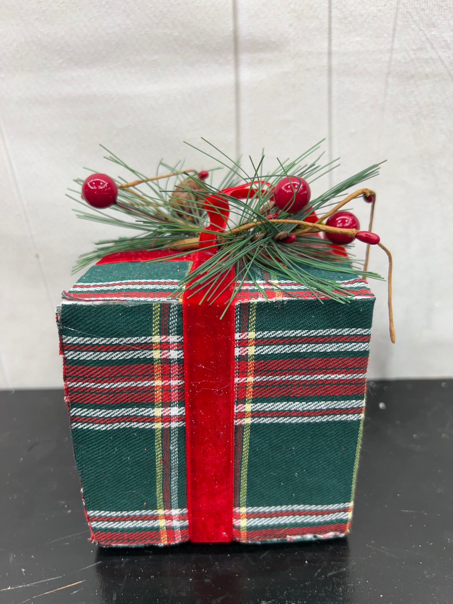 Orn Plaid Gift Box   85940RWG