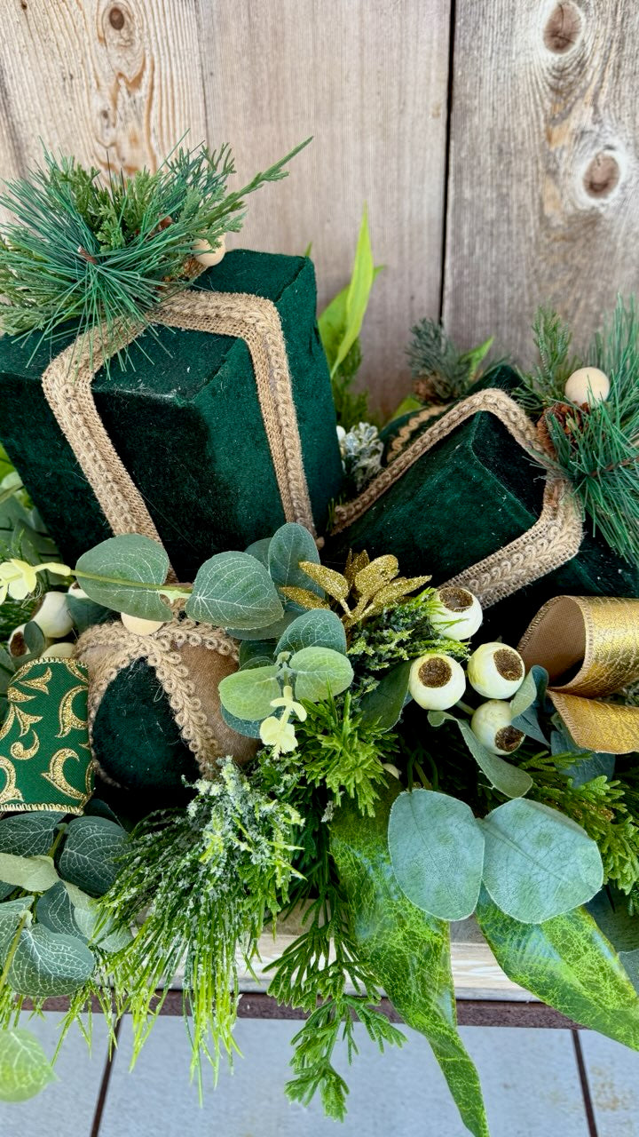 Green & Cream Gift Box Arraignment