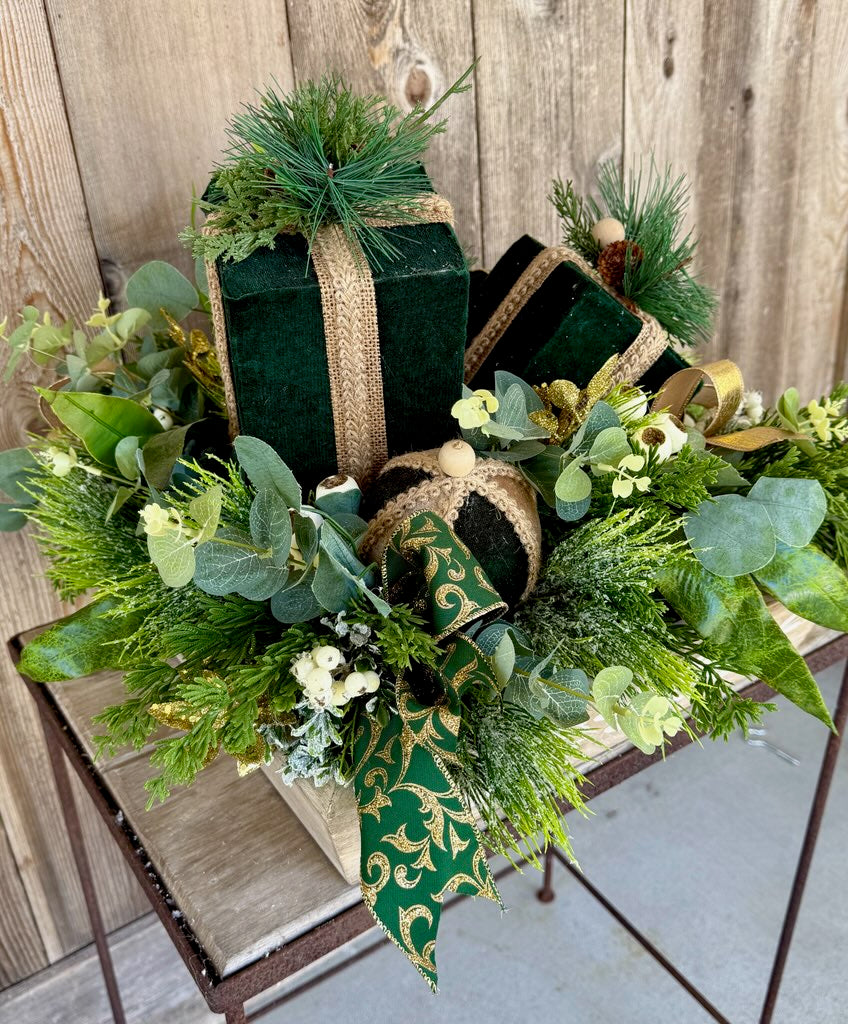 Green & Cream Gift Box Arraignment