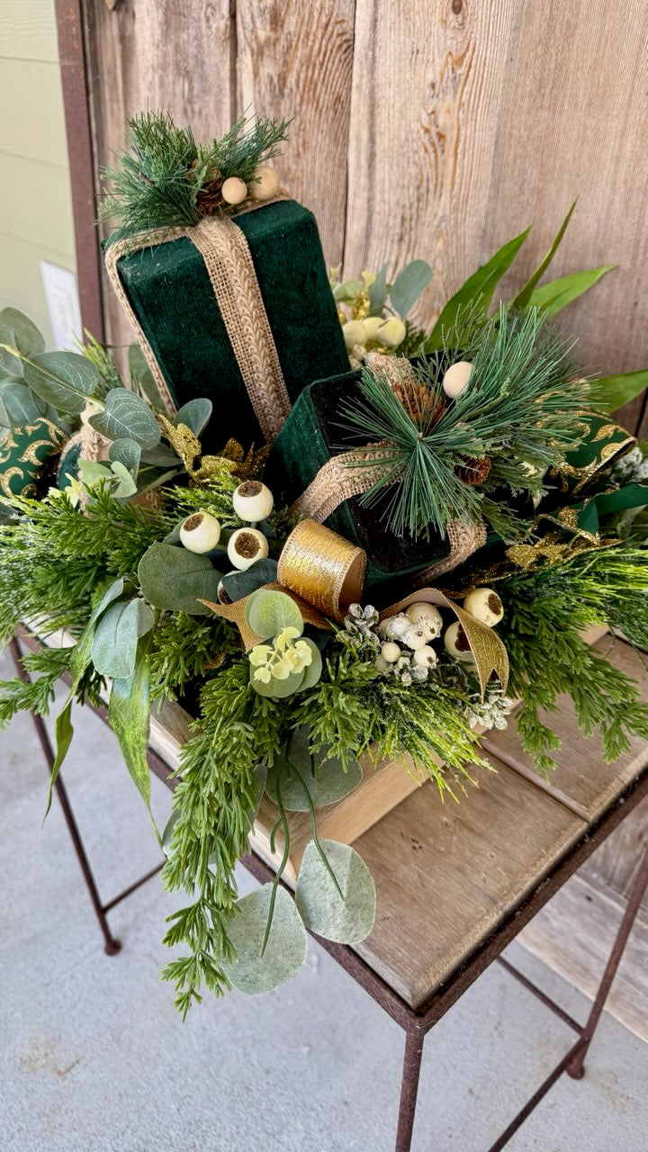 Green & Cream Gift Box Arraignment