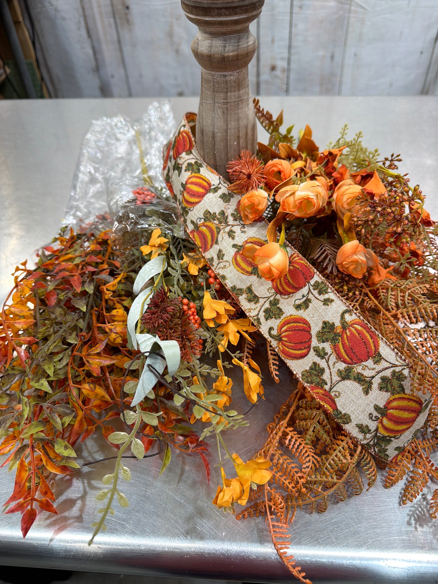BRIGHT PUMPKIN CANDLESTICK KIT