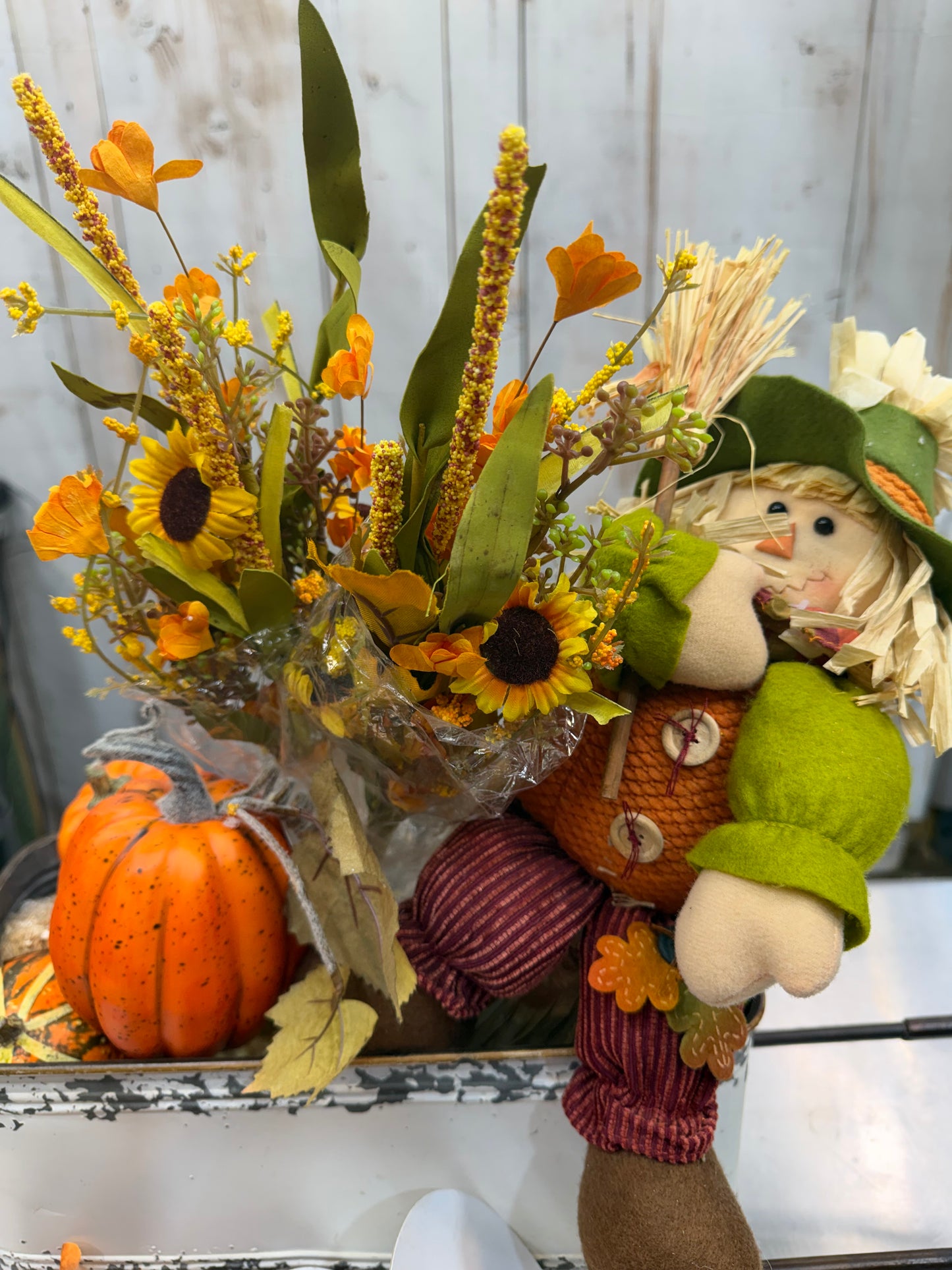 SCARECROW IN WHEELBARROW KIT