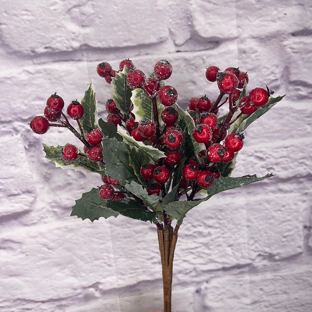 FROSTED RED BERRY HOLLY LEAF BUNDLE   MTX69274RED