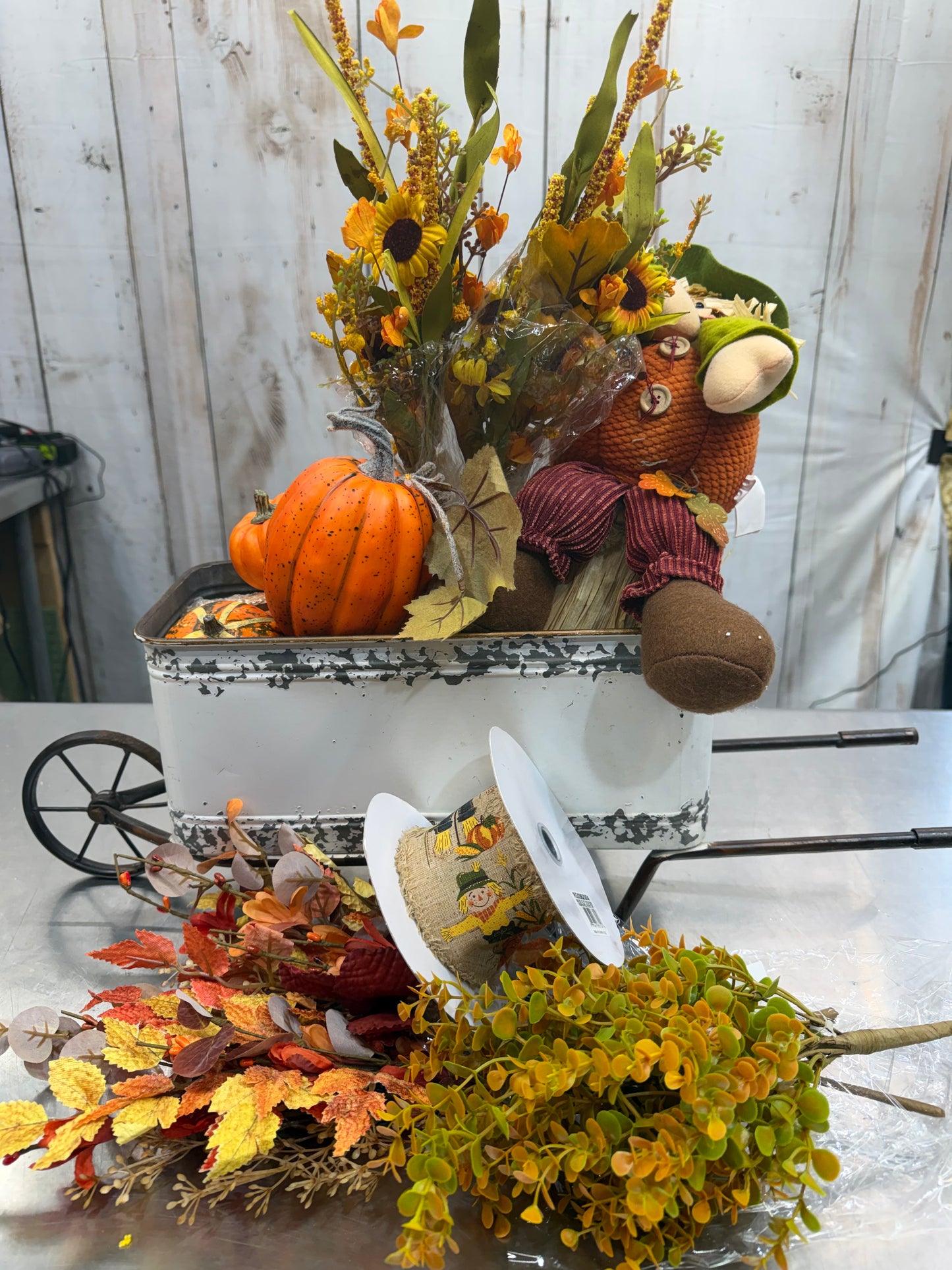 SCARECROW IN WHEELBARROW KIT